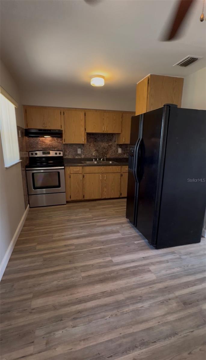 WHISPERING HILLS COUNTRY CLUB ESTATES SEC 05 - Residential