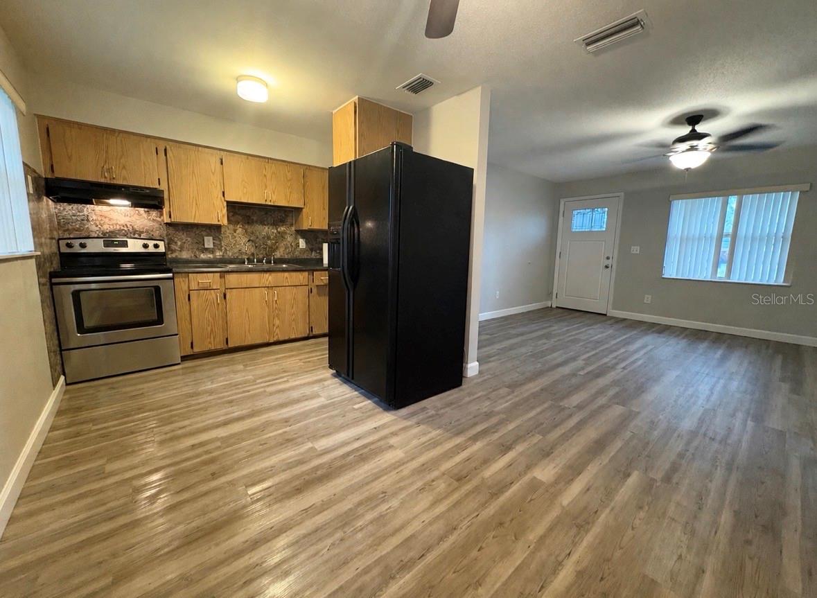 WHISPERING HILLS COUNTRY CLUB ESTATES SEC 05 - Residential