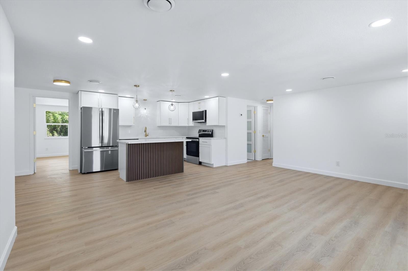 SOUTH VENICE - Residential
