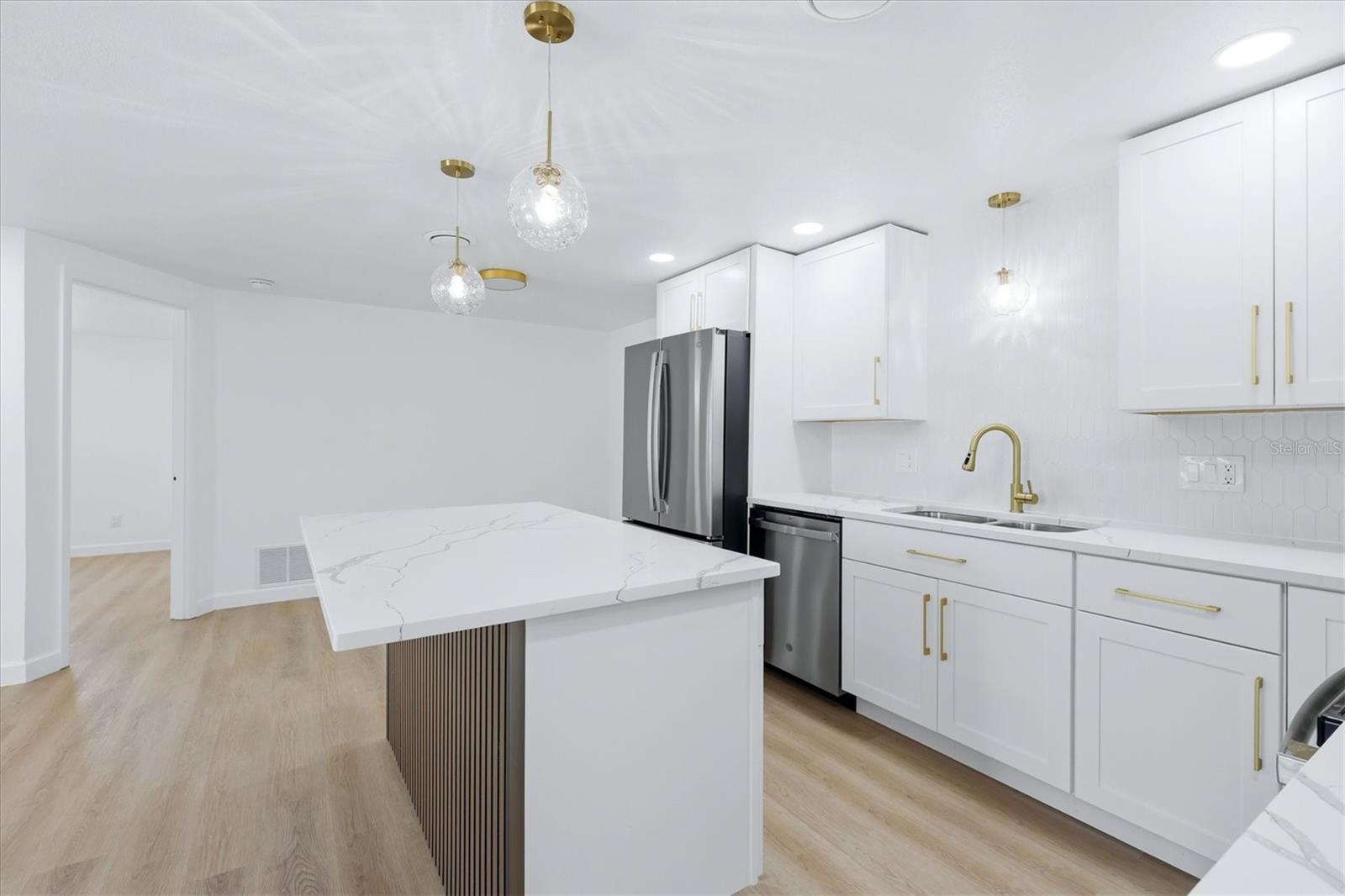 SOUTH VENICE - Residential