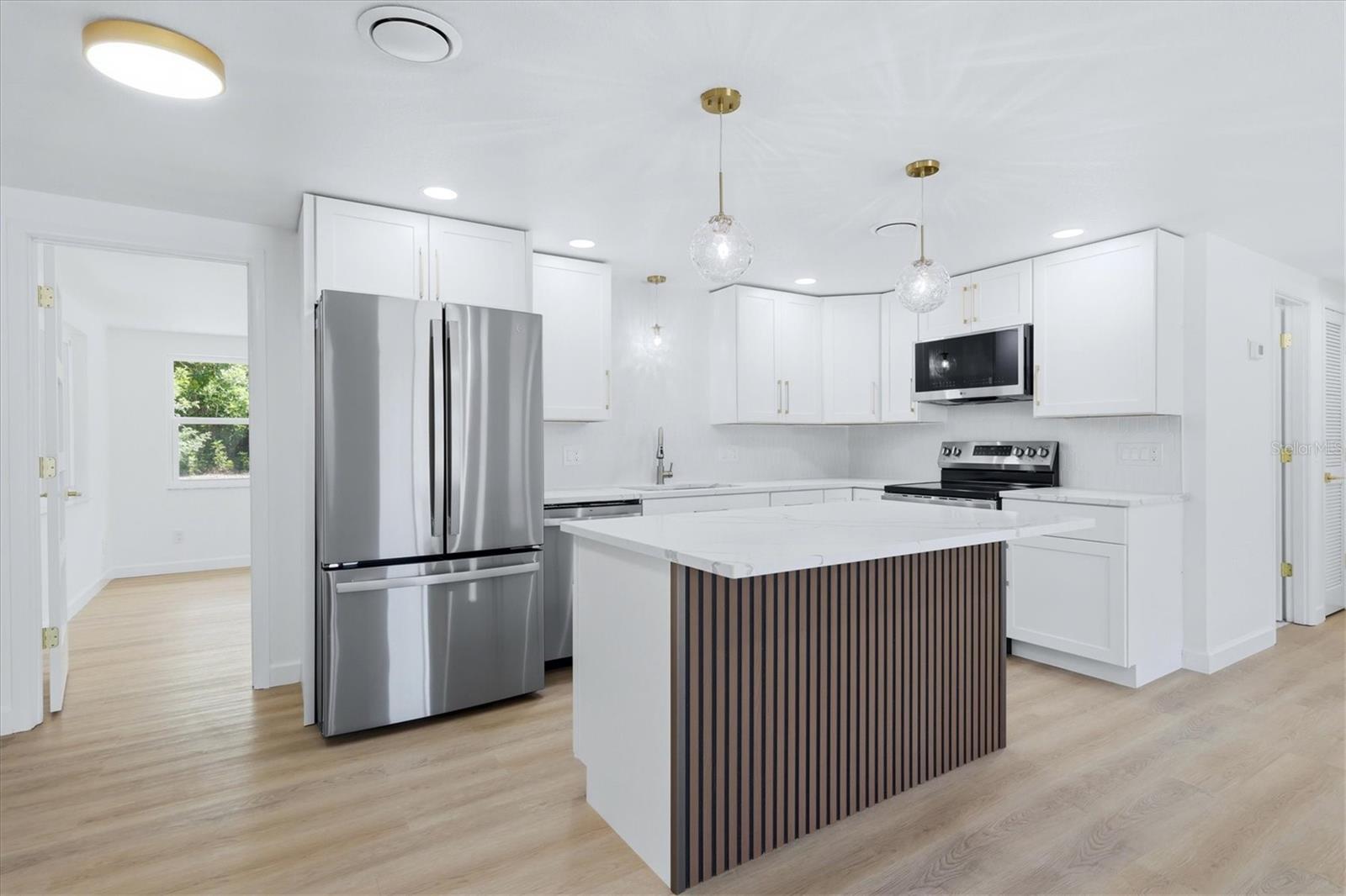 SOUTH VENICE - Residential