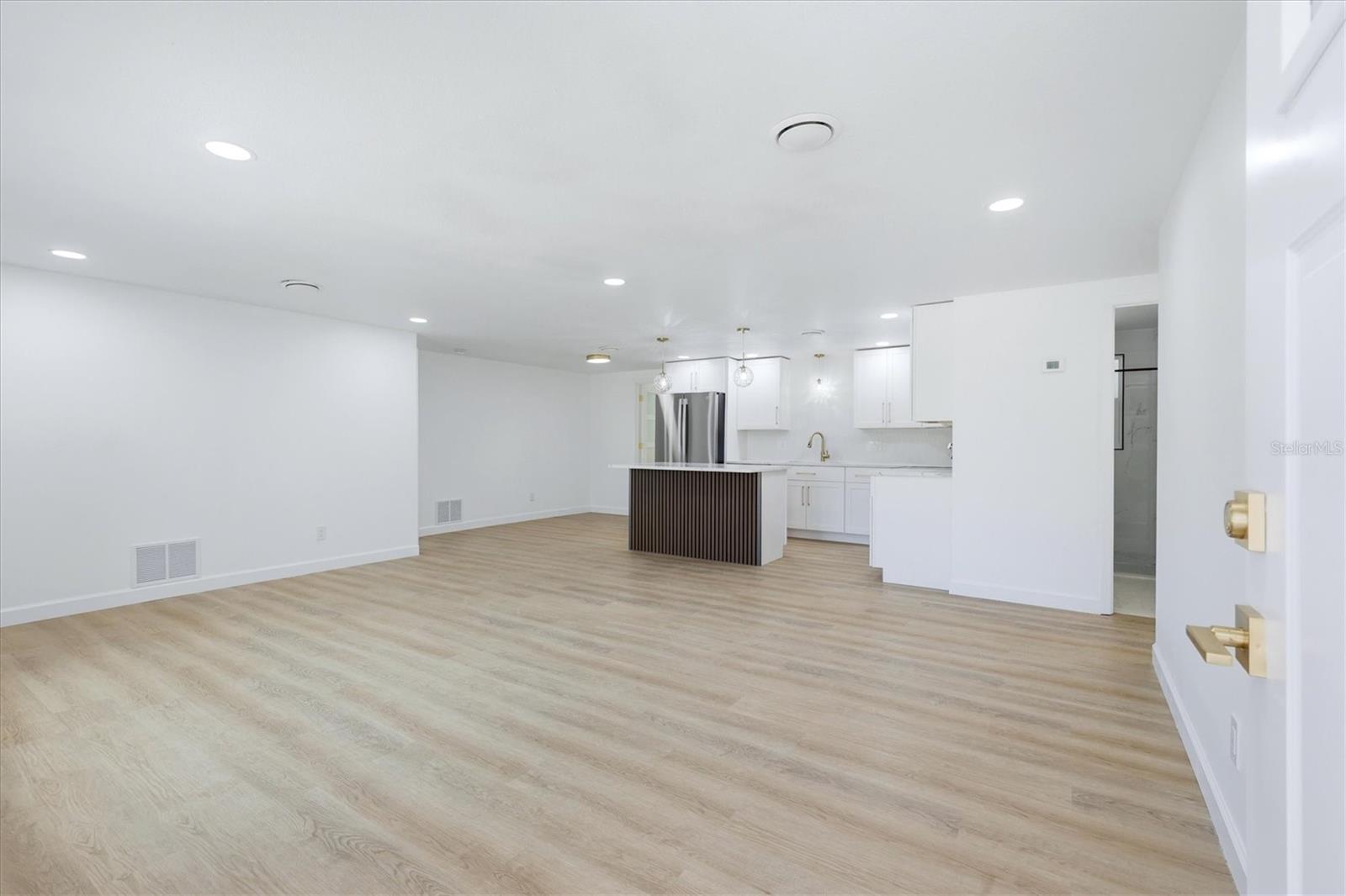 SOUTH VENICE - Residential