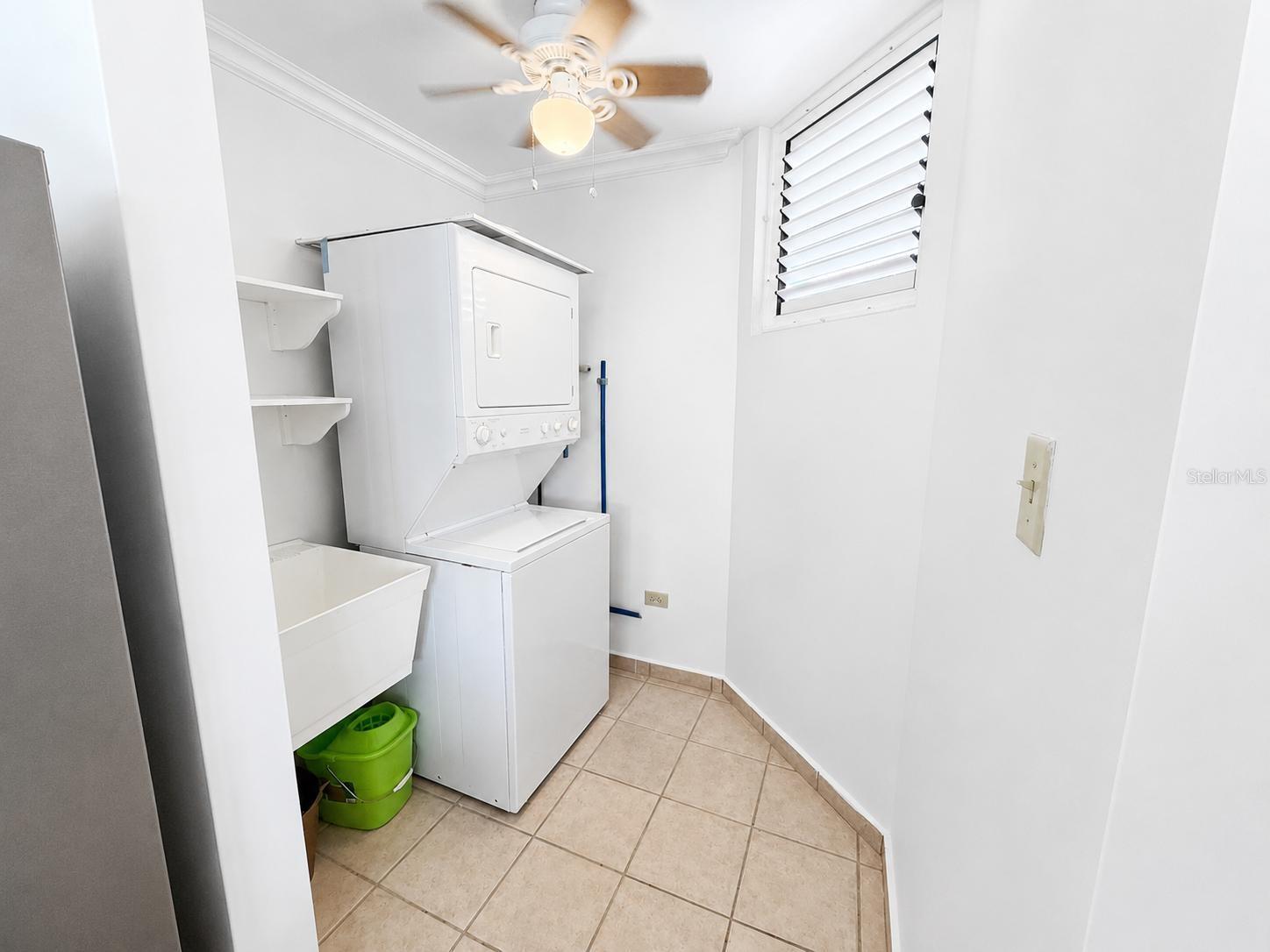 COND. HILLSIDE VILLAGE - Residential Lease