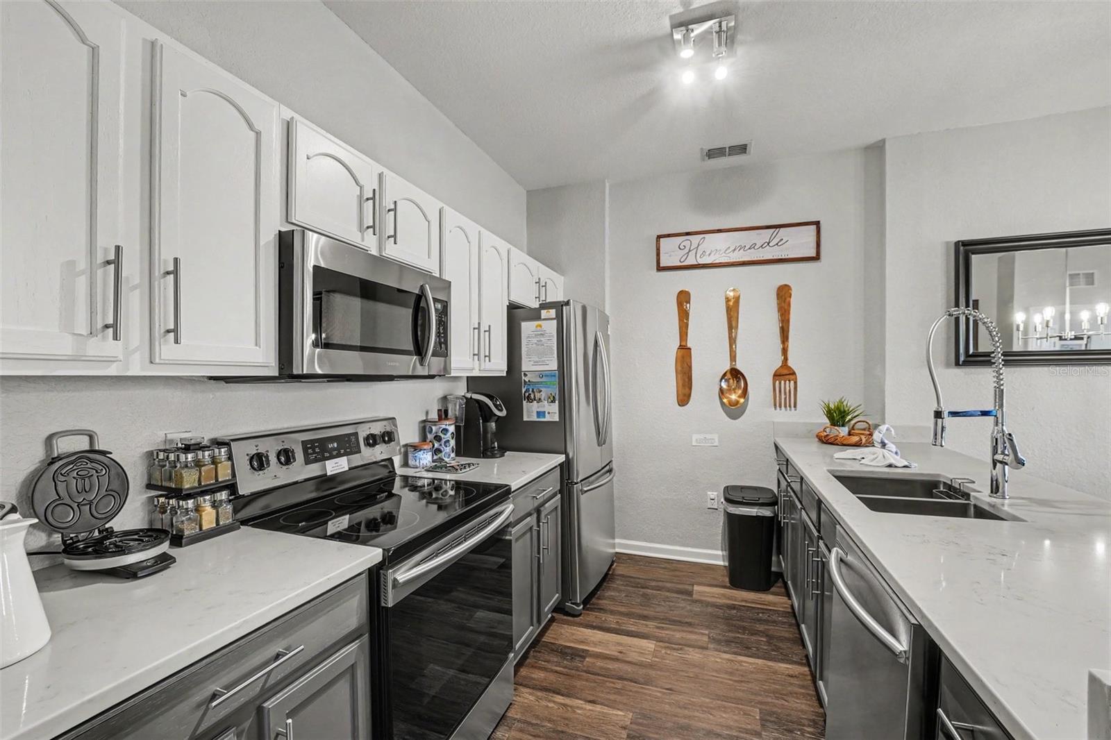 VENTURA WINDSOR HLS P7 - Residential