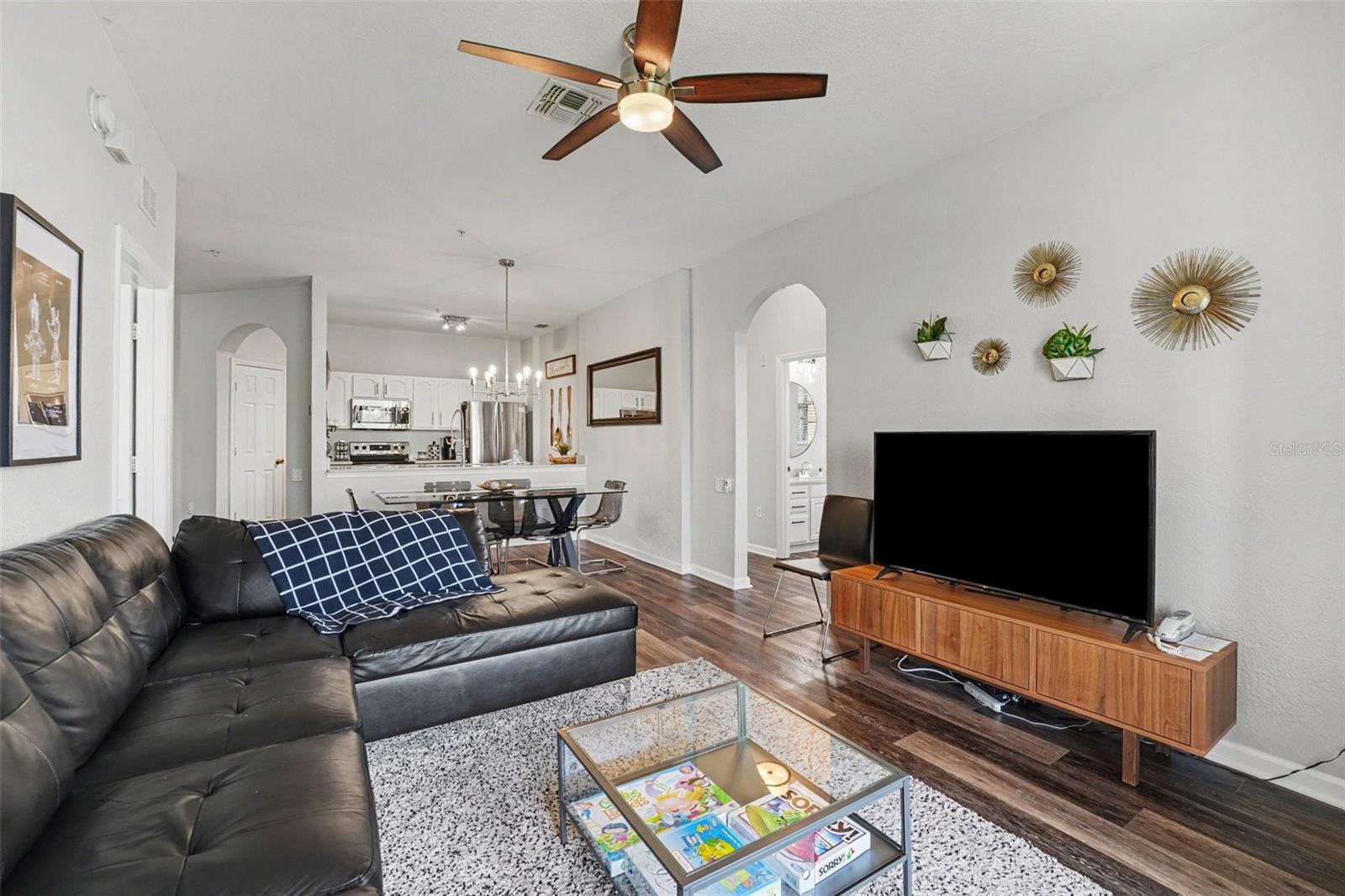 VENTURA WINDSOR HLS P7 - Residential