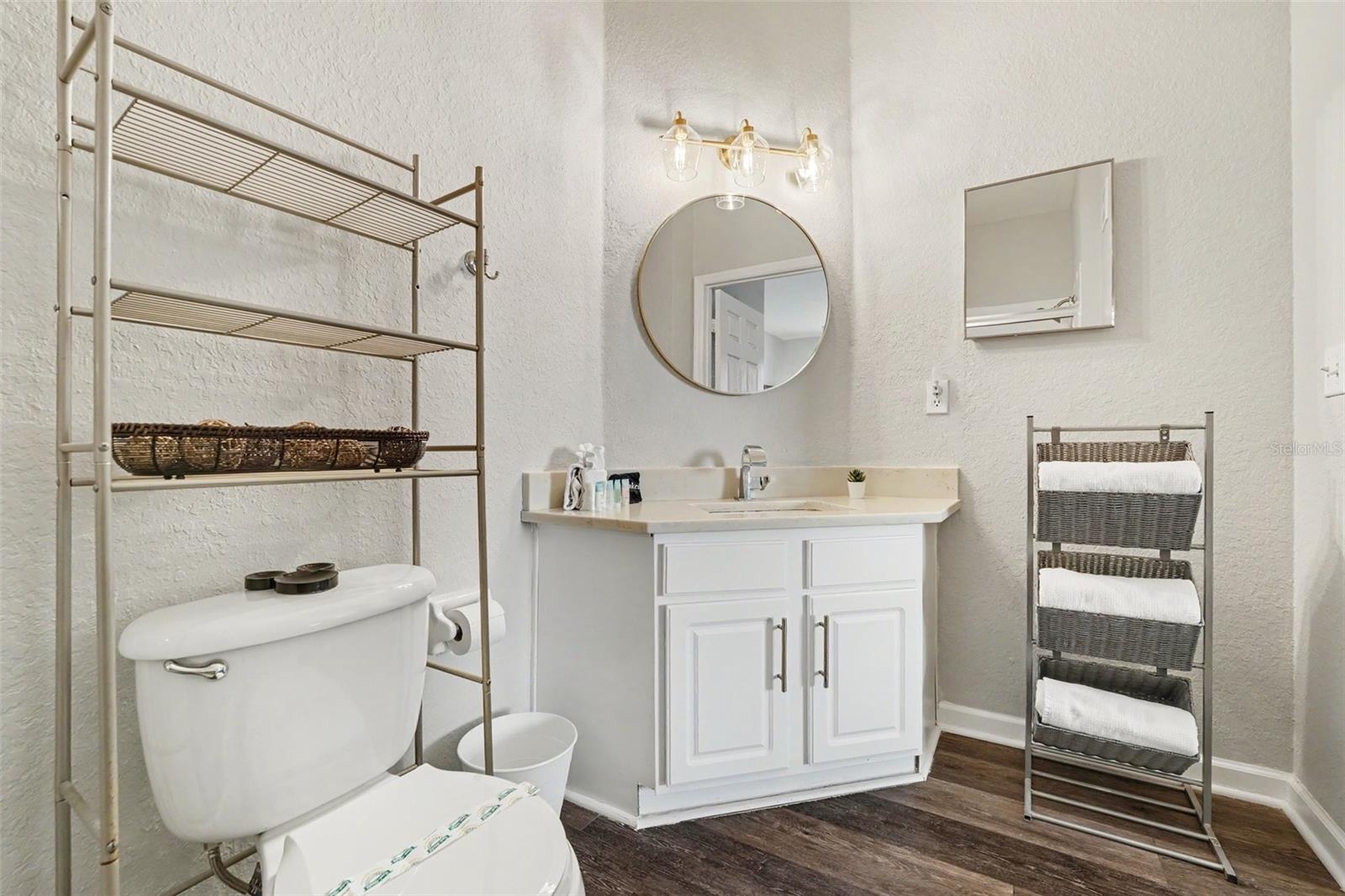 VENTURA WINDSOR HLS P7 - Residential
