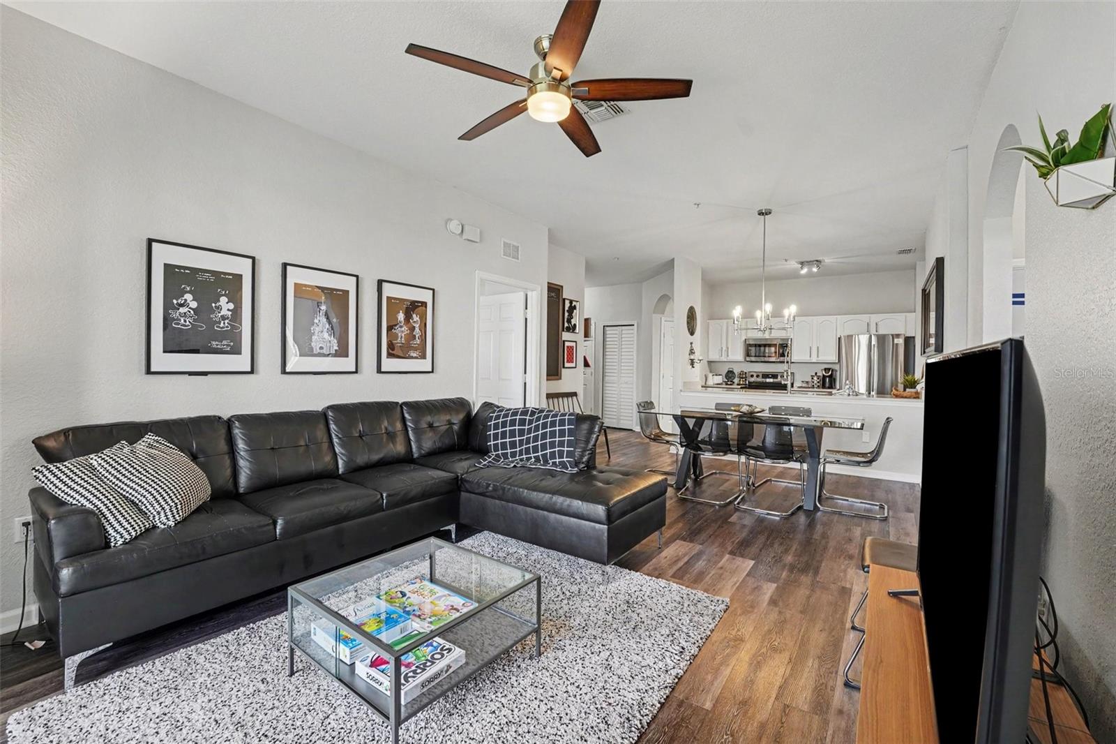 VENTURA WINDSOR HLS P7 - Residential