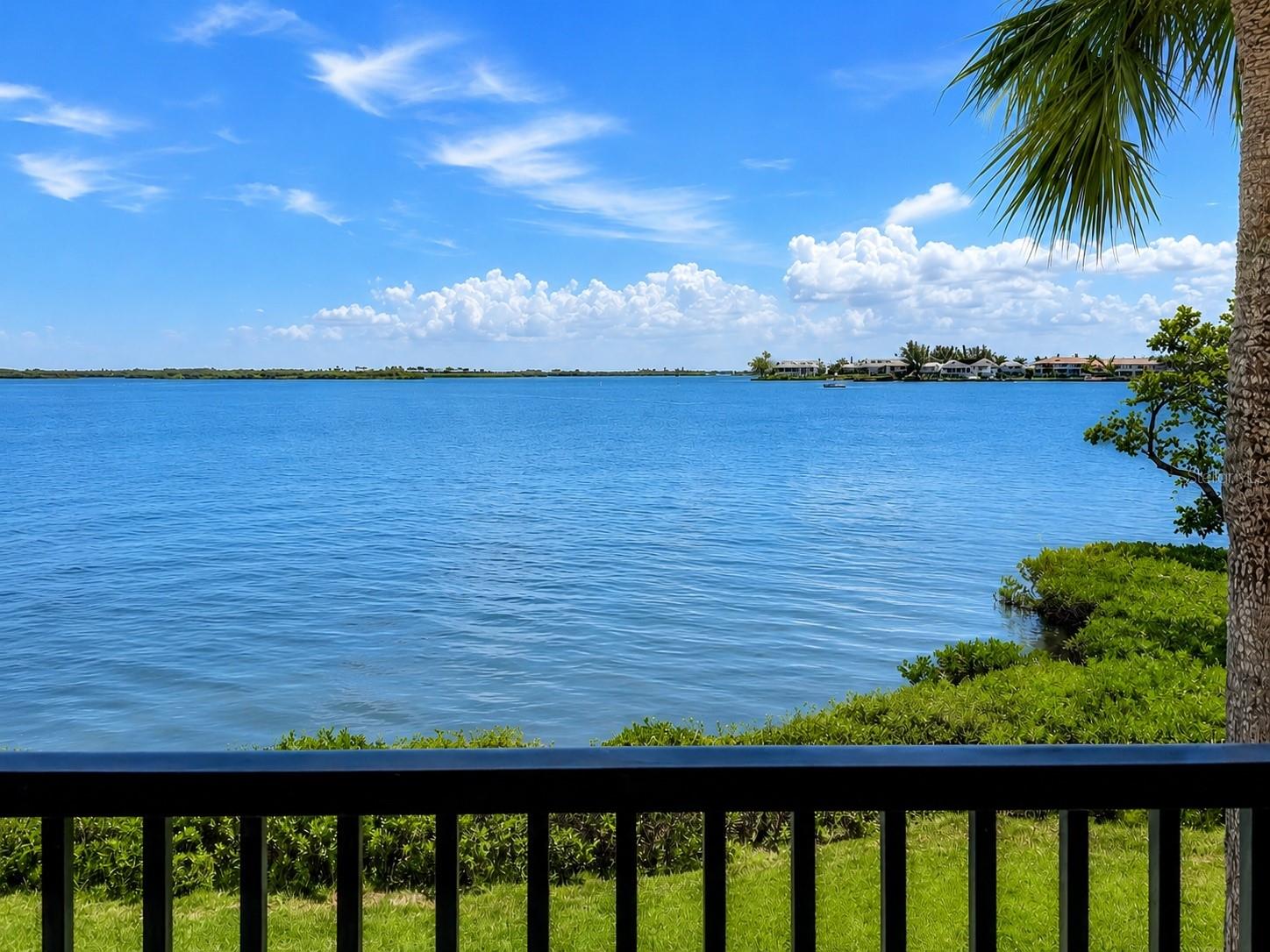 RUNAWAY BAY - Residential