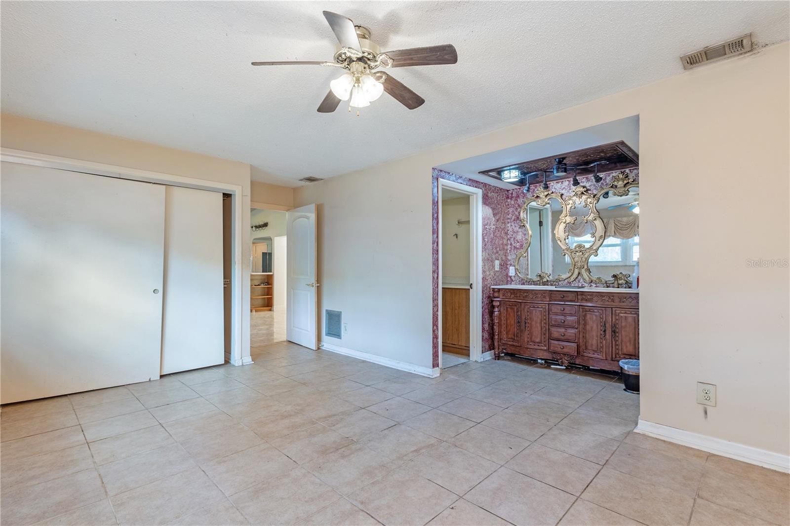 WOODRIDGE - Residential