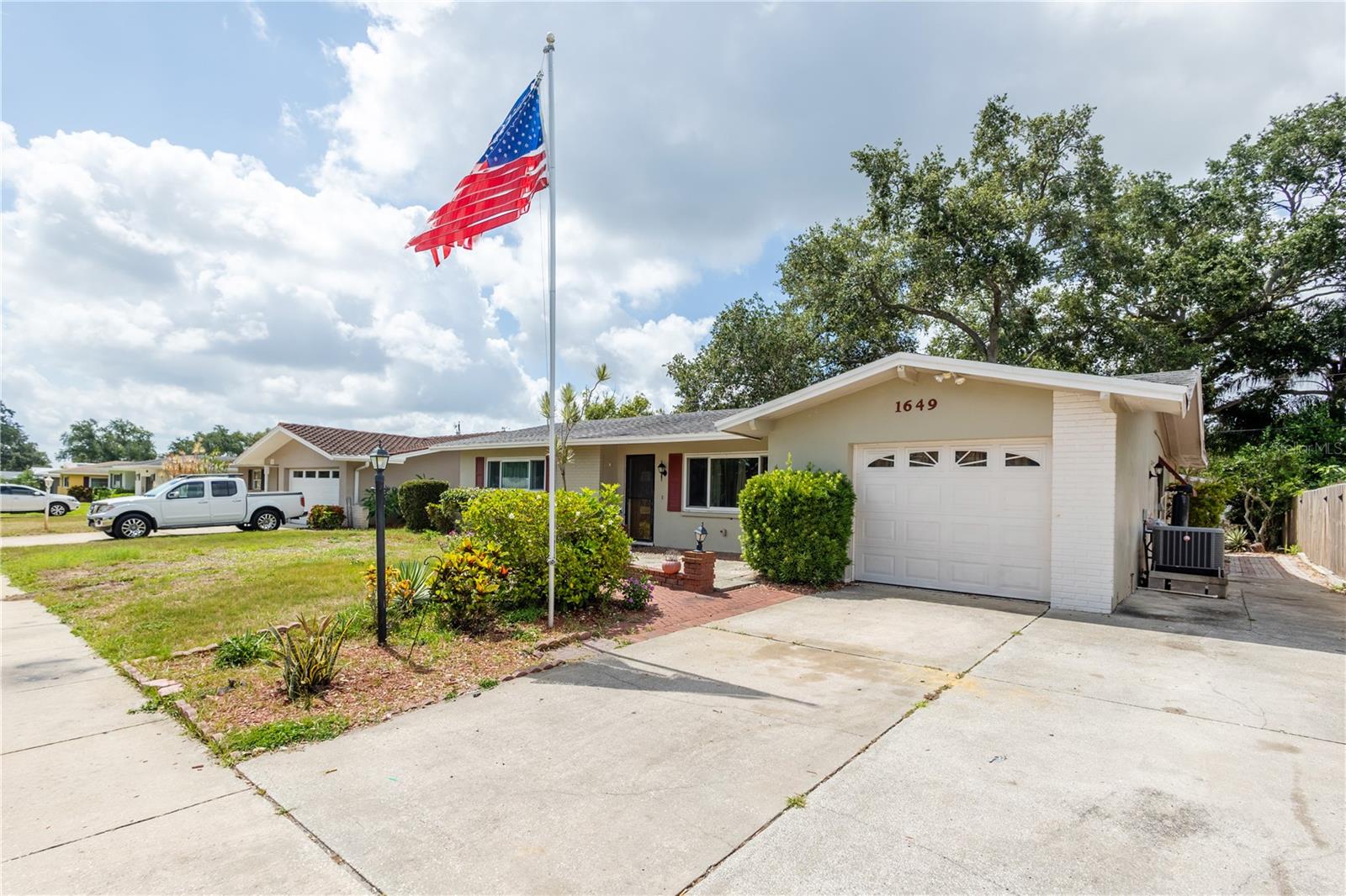 WOODRIDGE - Residential