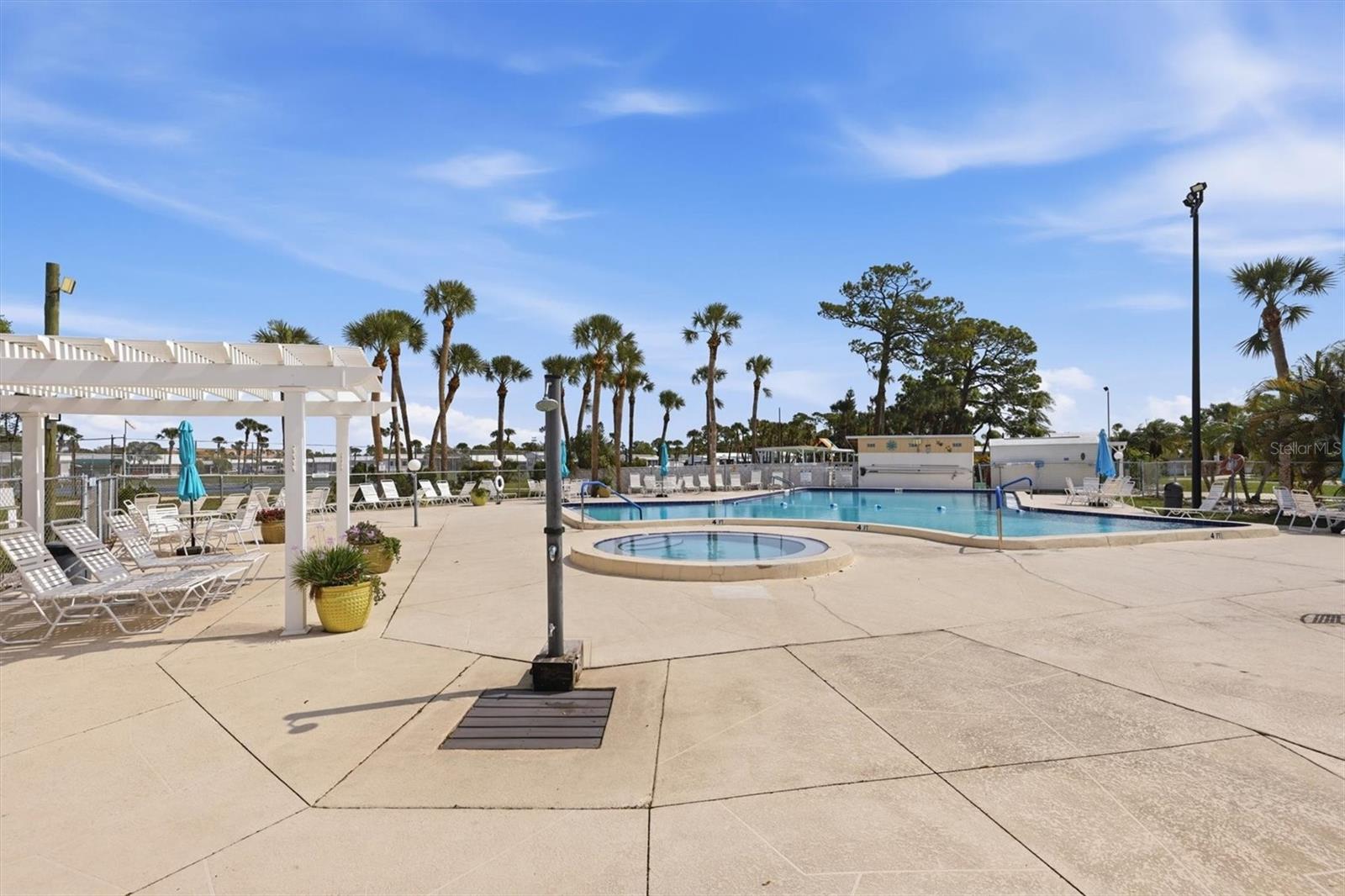 SARASOTA LAKES RV RESORT - Residential