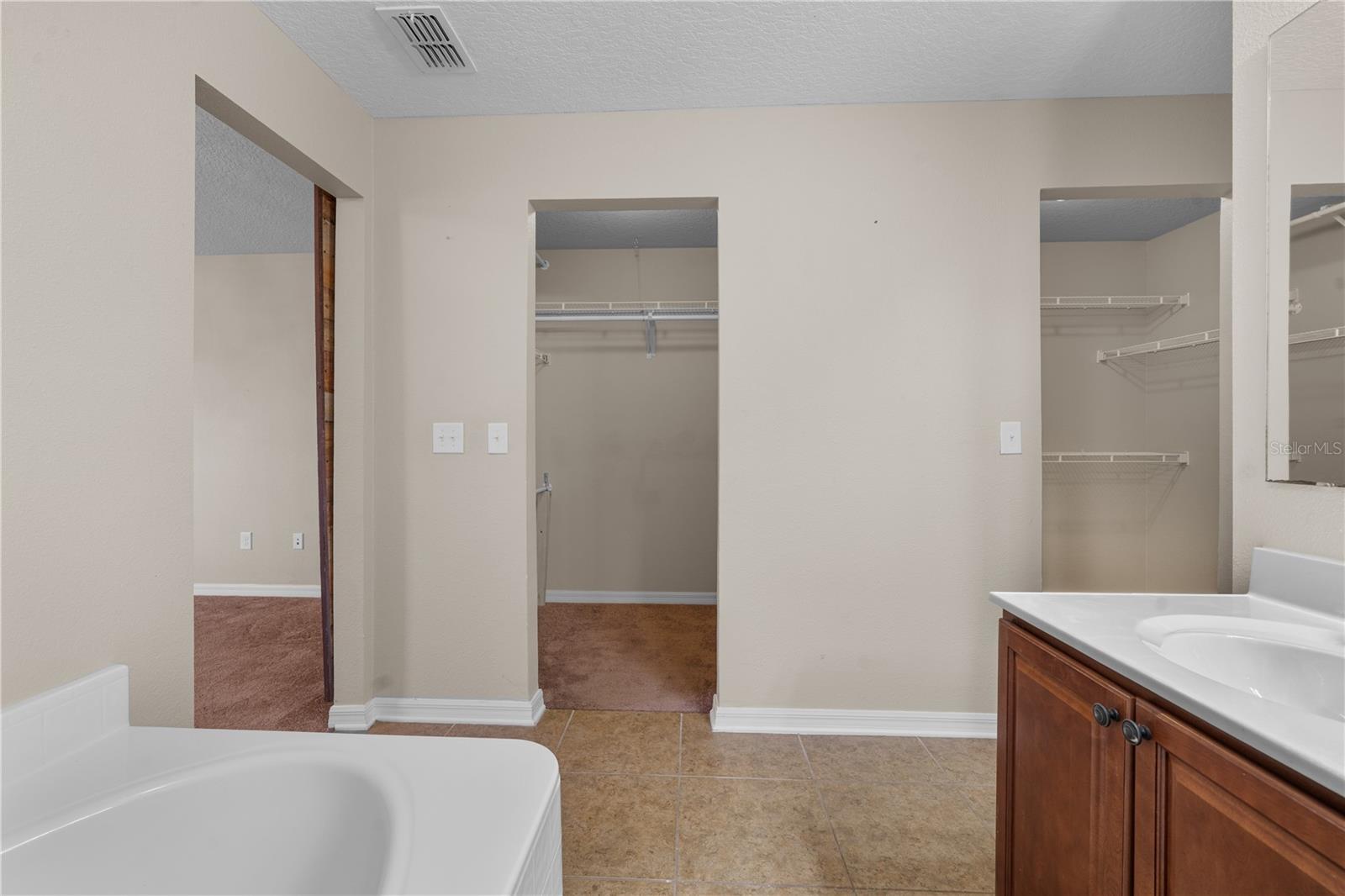 BAYWOOD PH 1B - Residential