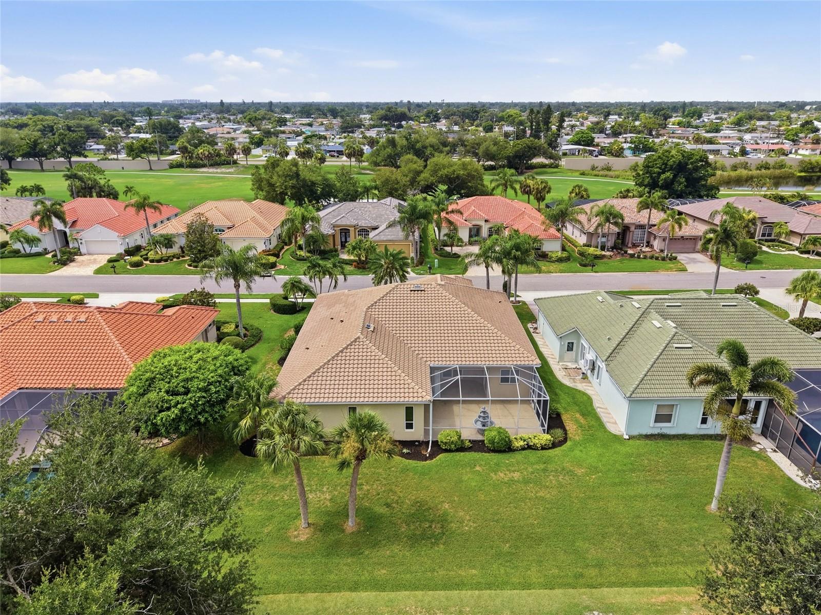 PELICAN POINTE GOLF & COUNTRY CLUB - Residential