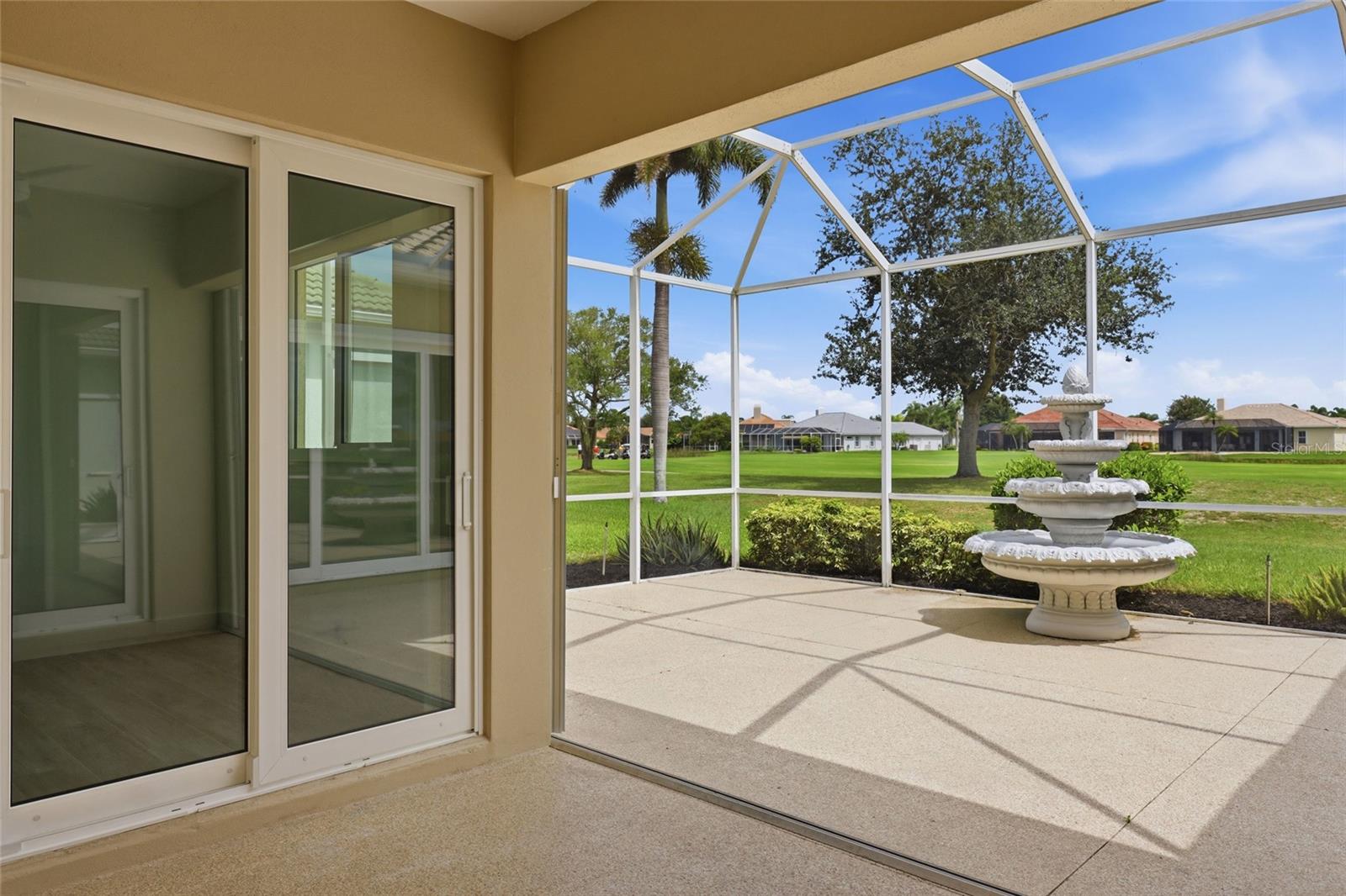 PELICAN POINTE GOLF & COUNTRY CLUB - Residential