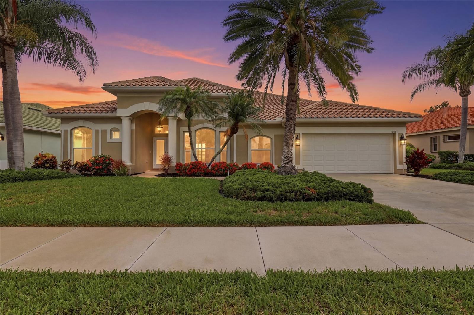 PELICAN POINTE GOLF & COUNTRY CLUB - Residential