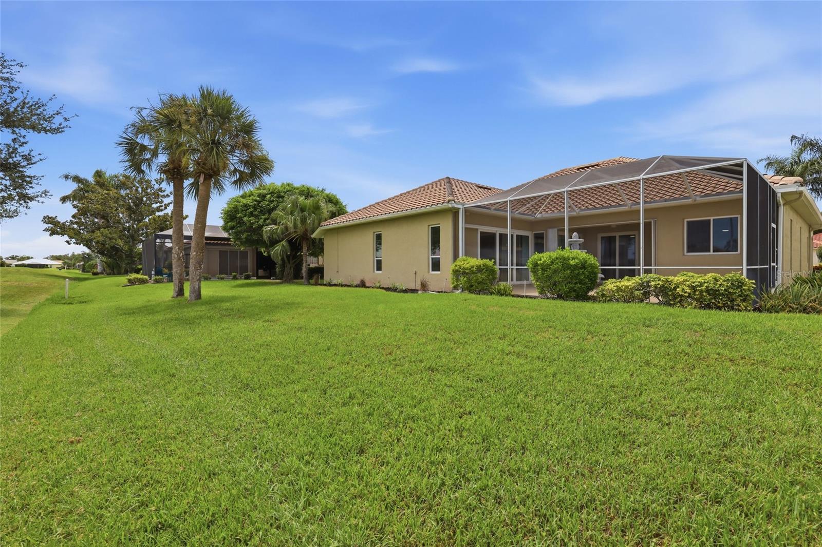 PELICAN POINTE GOLF & COUNTRY CLUB - Residential