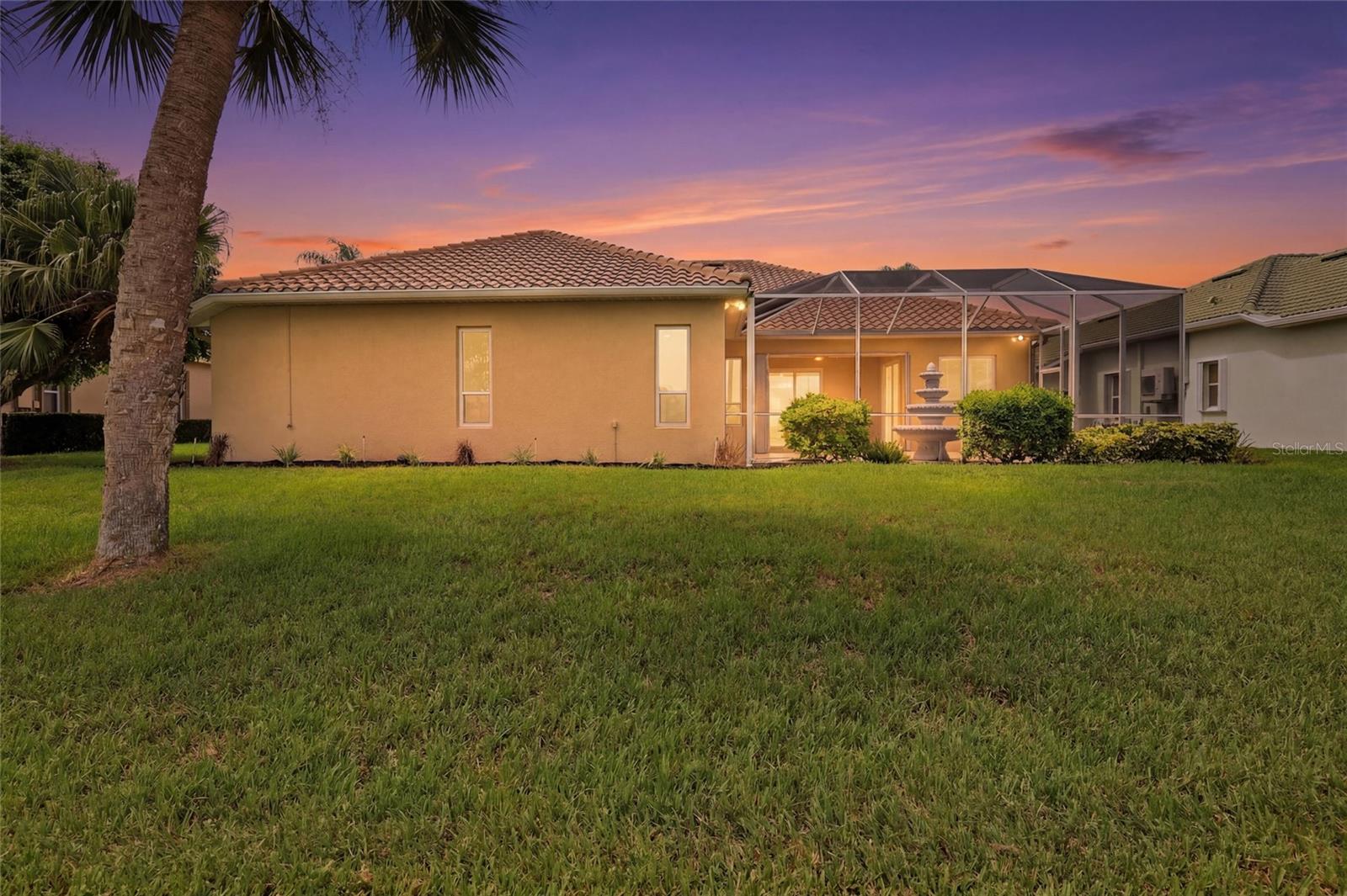 PELICAN POINTE GOLF & COUNTRY CLUB - Residential
