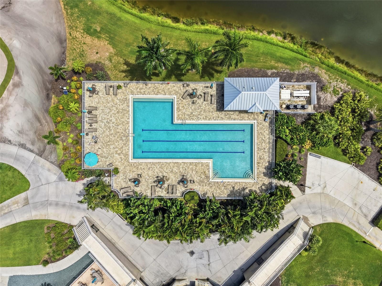 PELICAN POINTE GOLF & COUNTRY CLUB - Residential