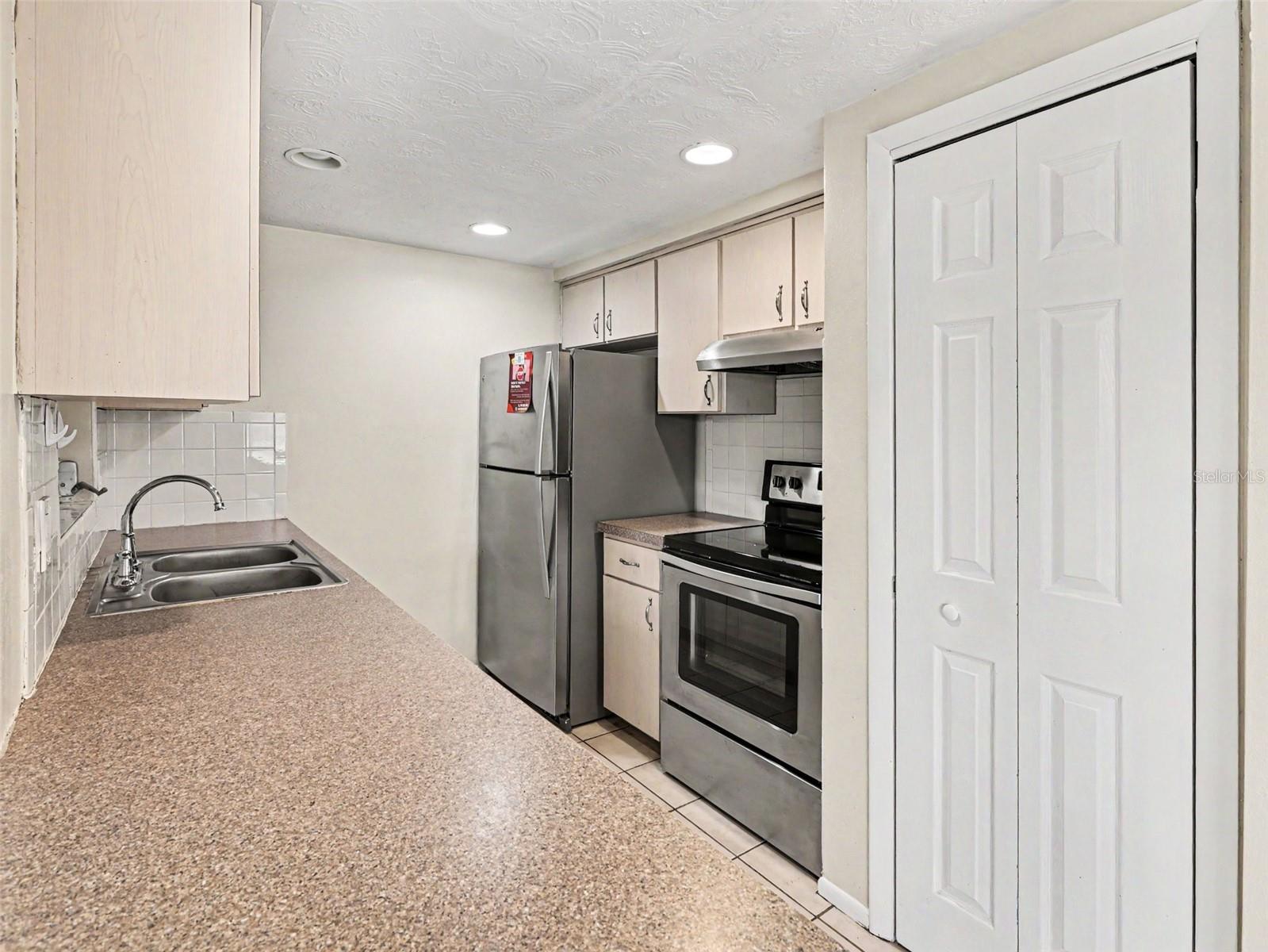 ALOHA GARDENS - Residential