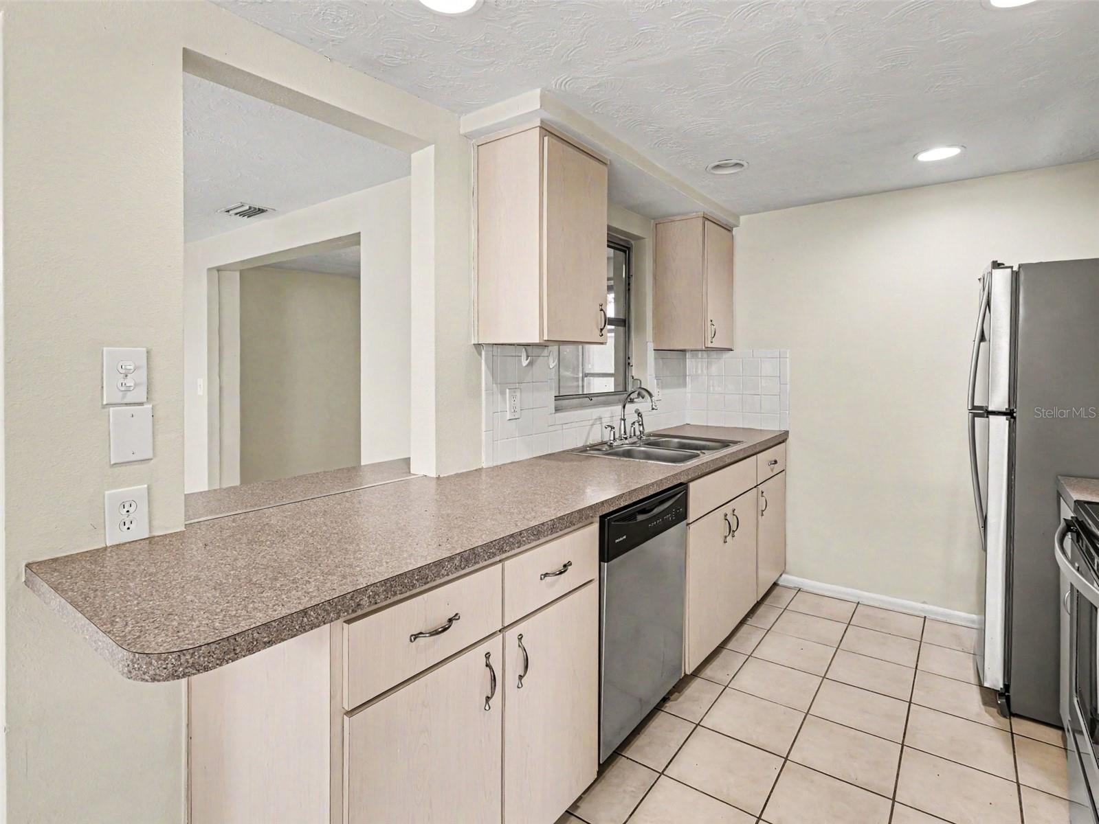 ALOHA GARDENS - Residential