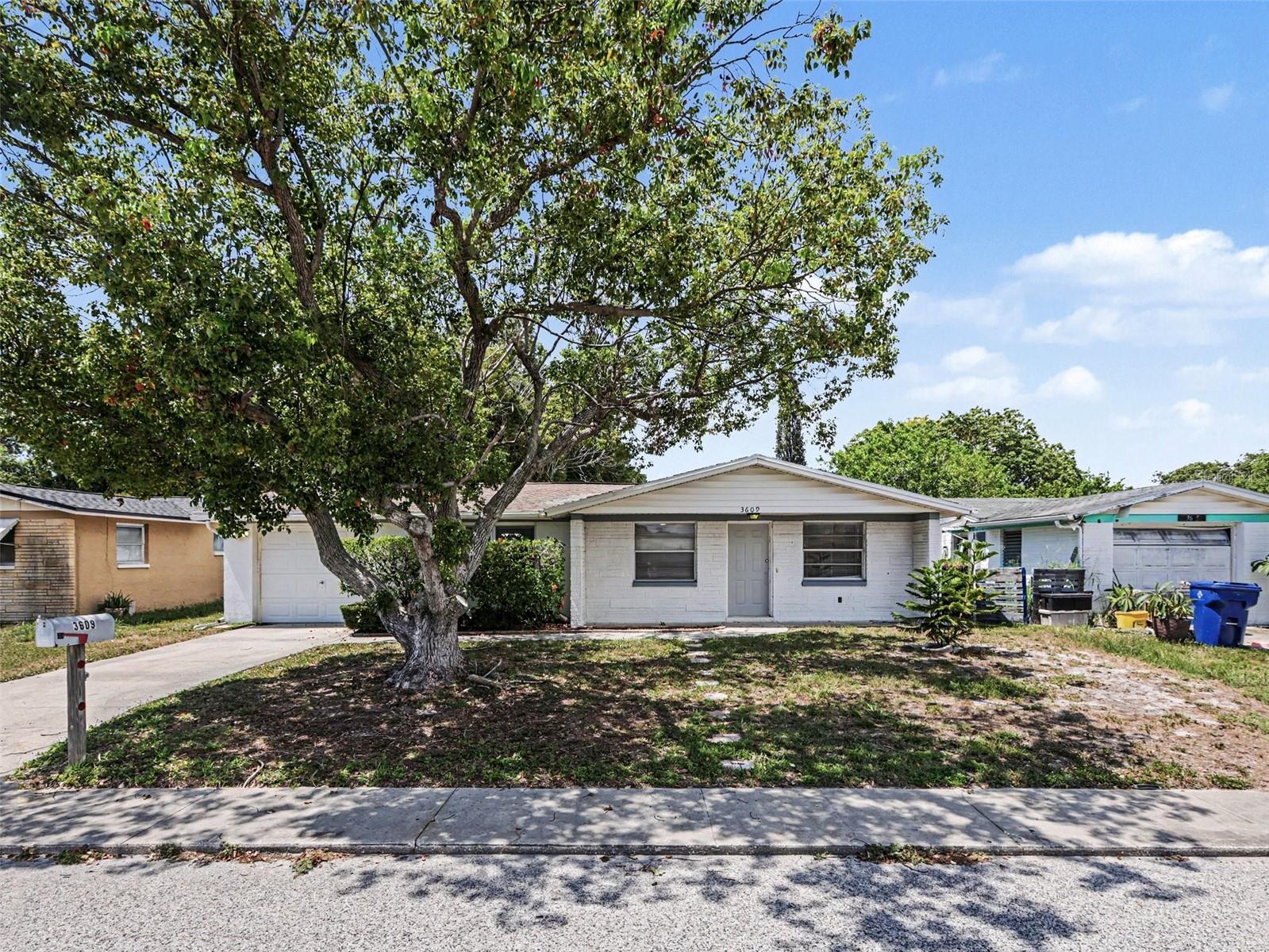 ALOHA GARDENS - Residential