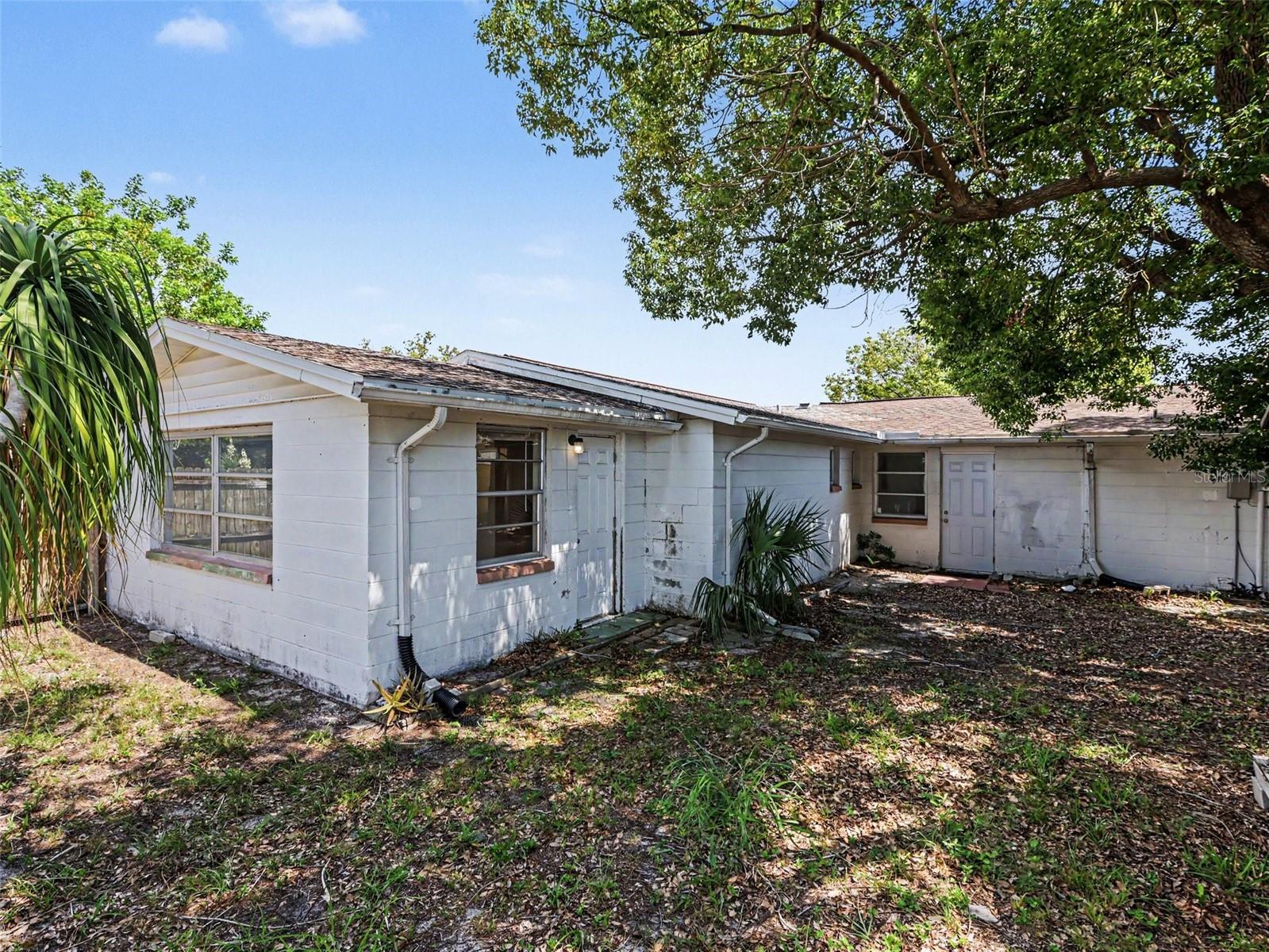 ALOHA GARDENS - Residential
