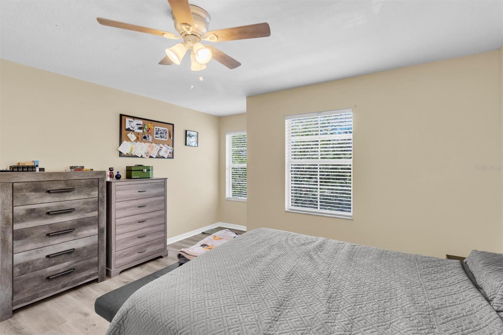 THOUSAND OAKS EAST PH V - Residential