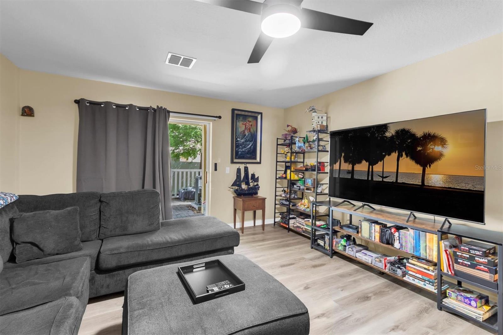 THOUSAND OAKS EAST PH V - Residential