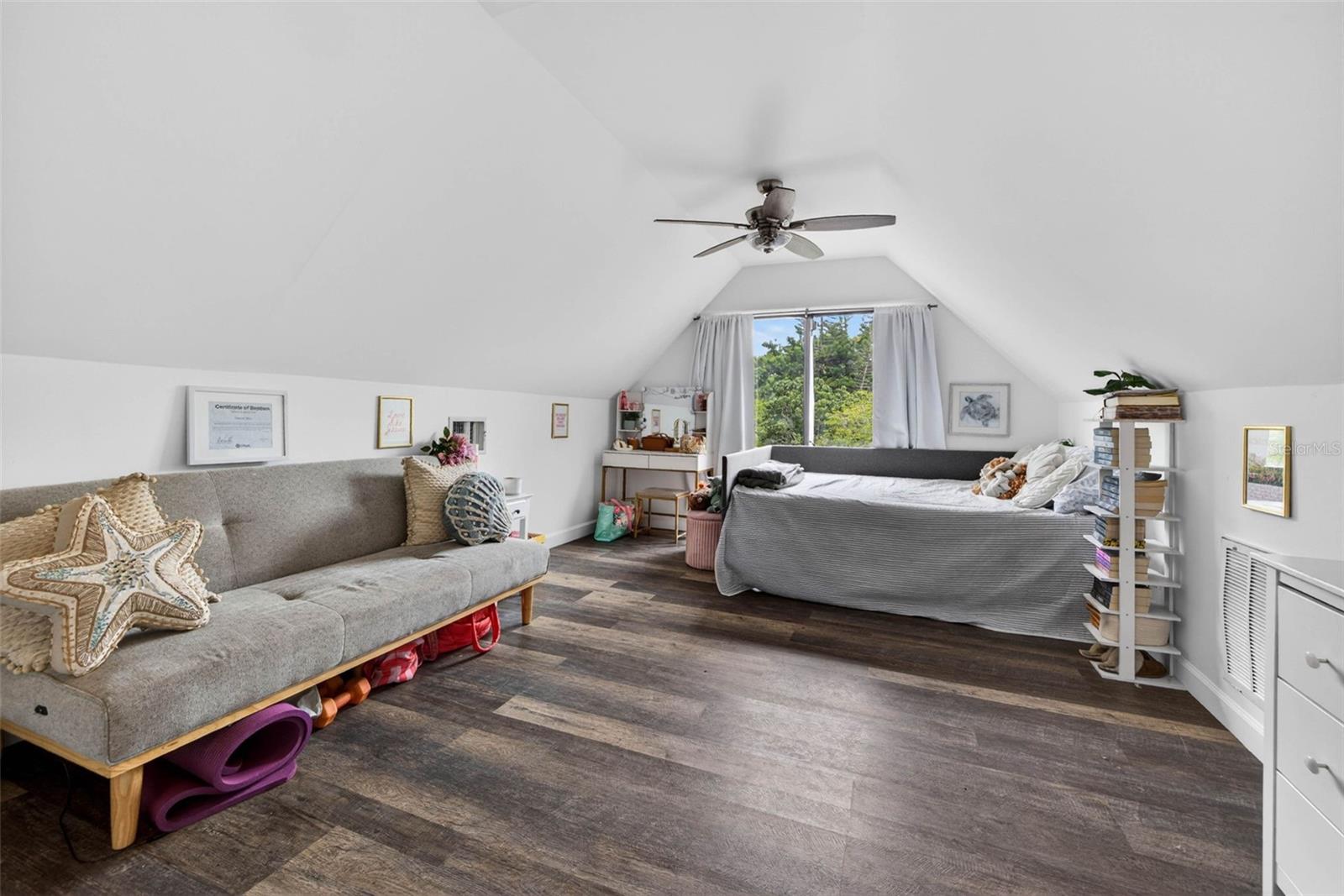 BON PARK SUB - Residential