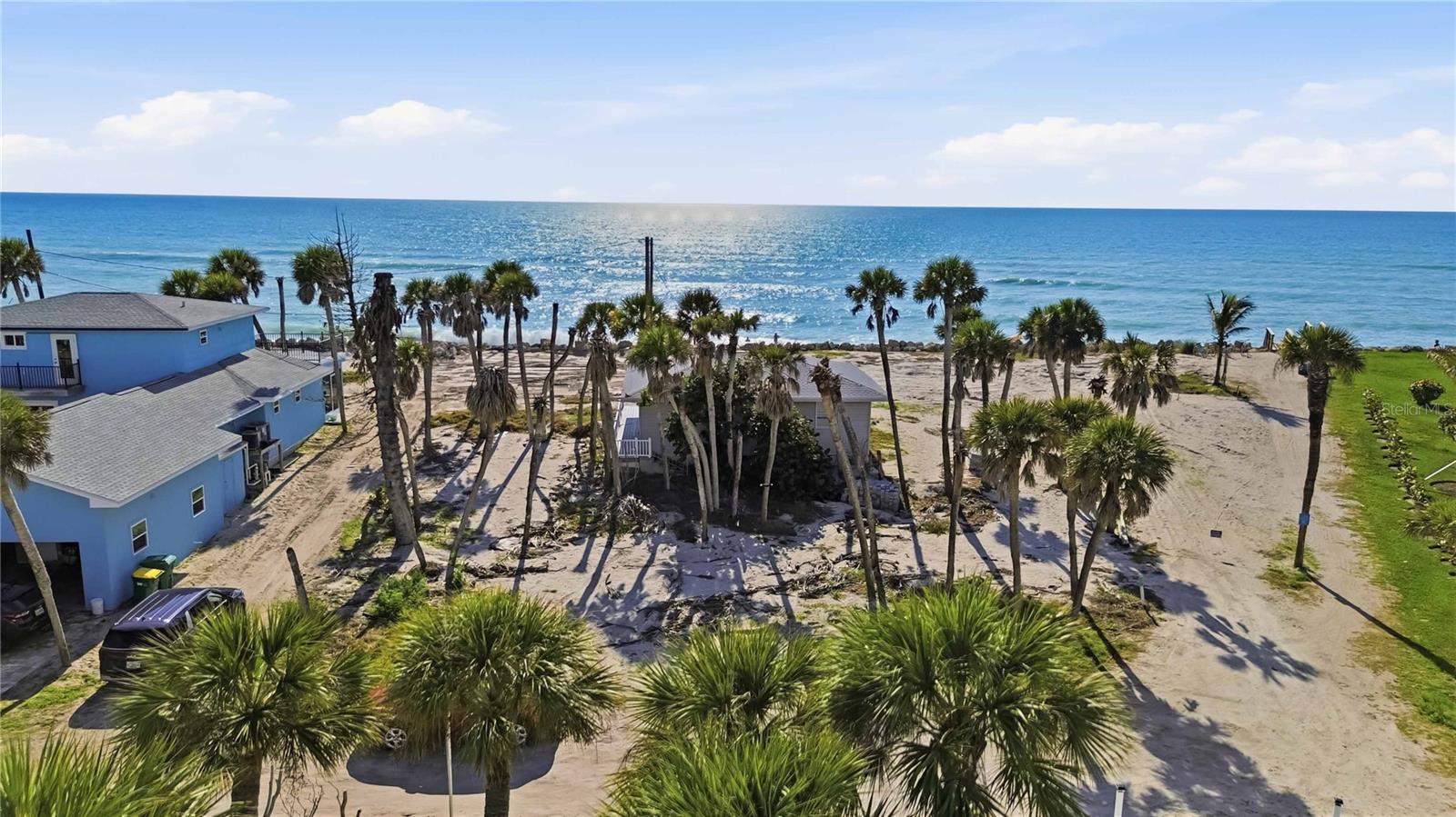 PELICAN SHORES - Land