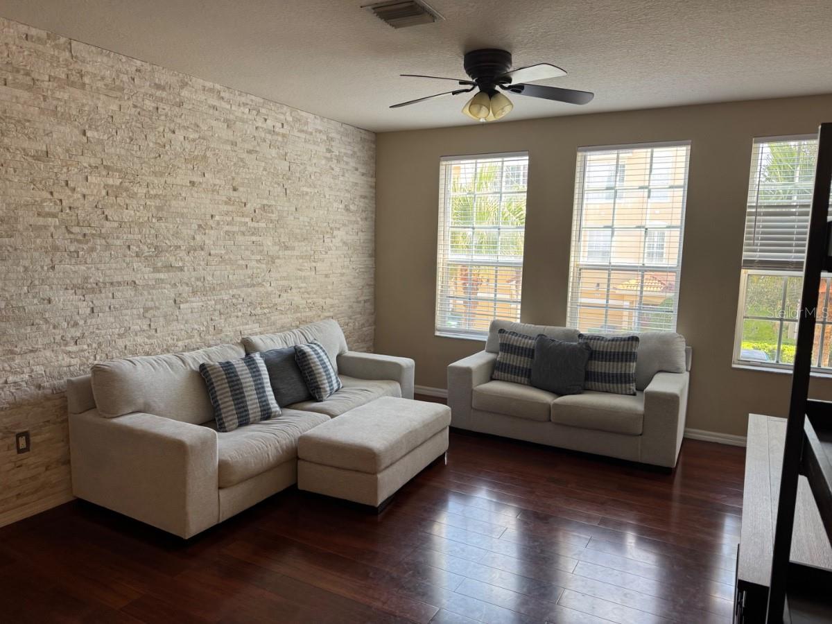 BAYSHORE WEST TWNHMS PH - Residential