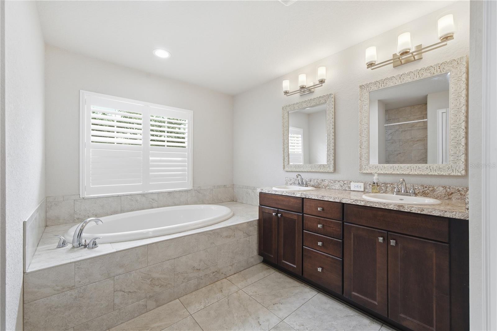 EARL R NELSON INC #12 & 13 - Residential