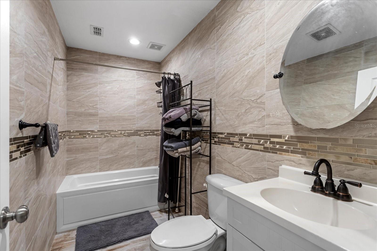 MCNEILS ORANGE VILLA - Residential