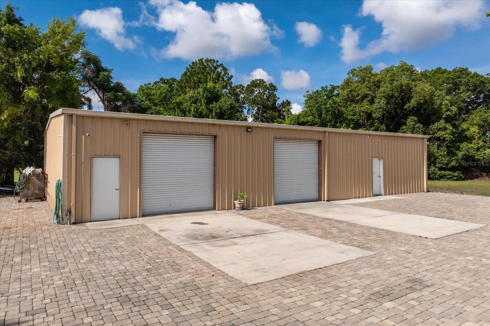 MCNEILS ORANGE VILLA - Residential
