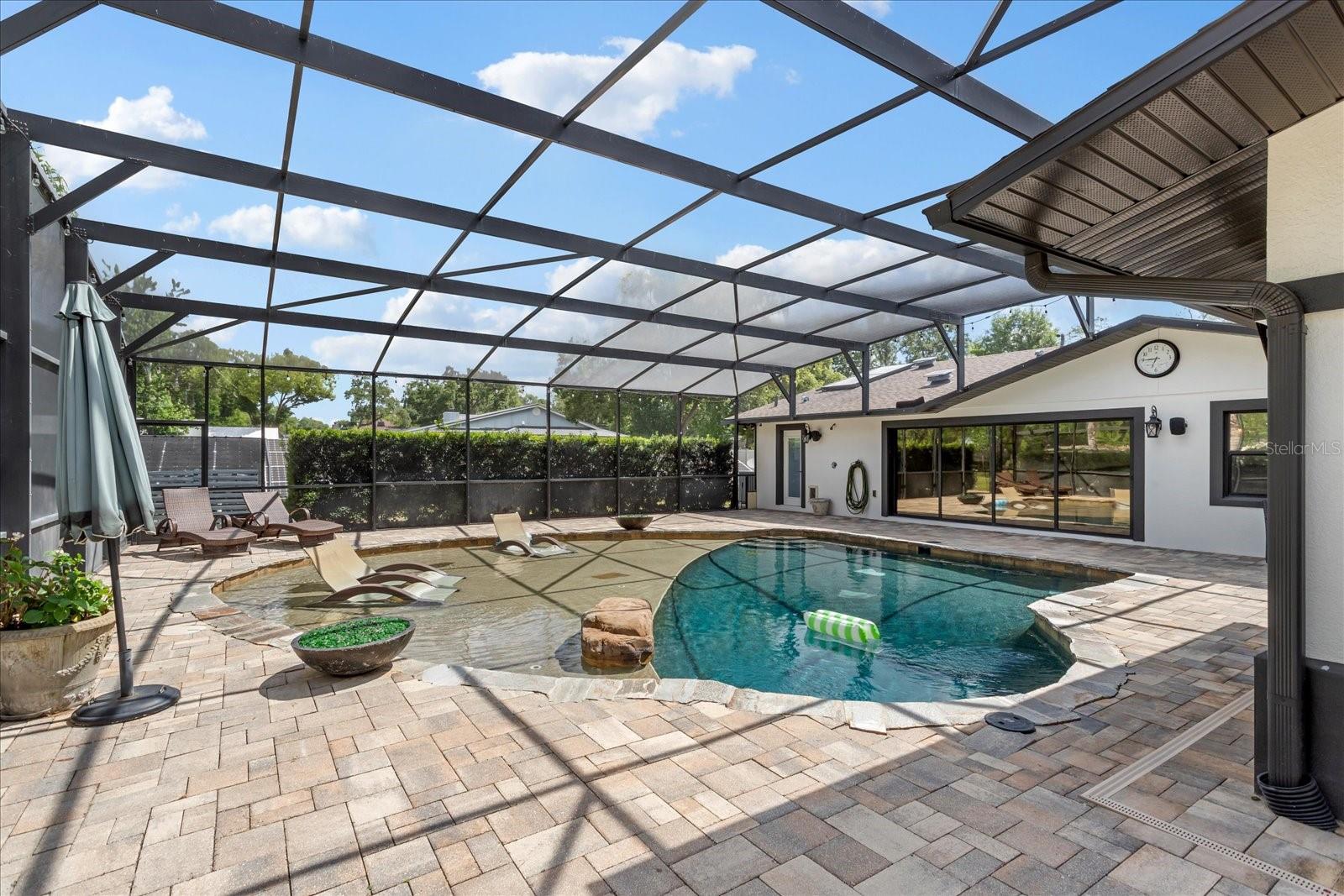 MCNEILS ORANGE VILLA - Residential