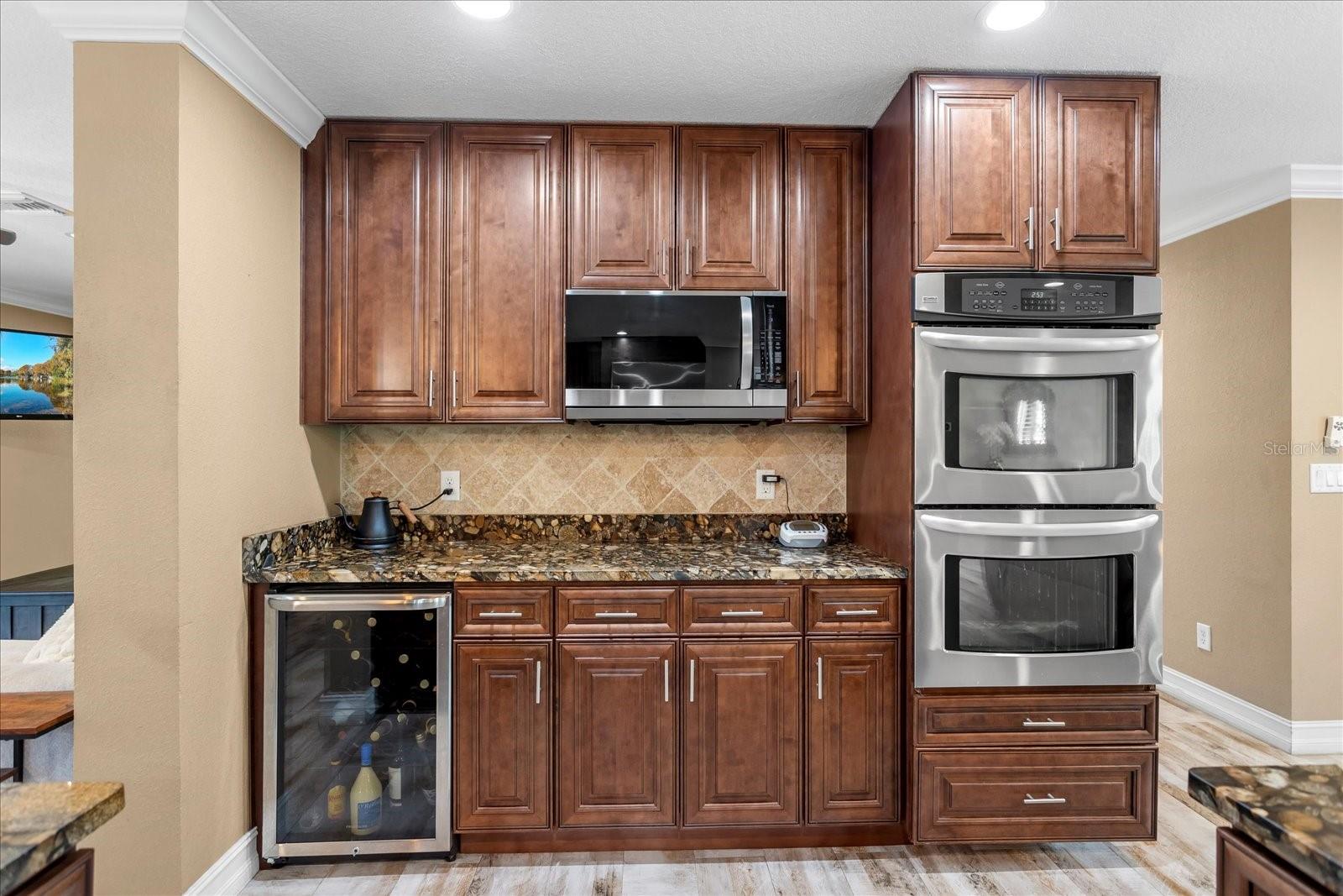 MCNEILS ORANGE VILLA - Residential