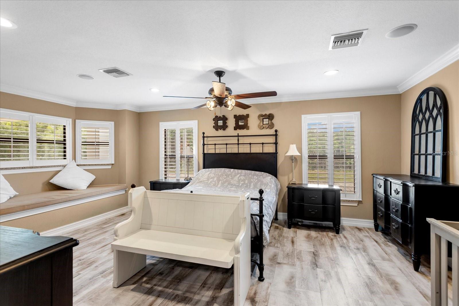 MCNEILS ORANGE VILLA - Residential