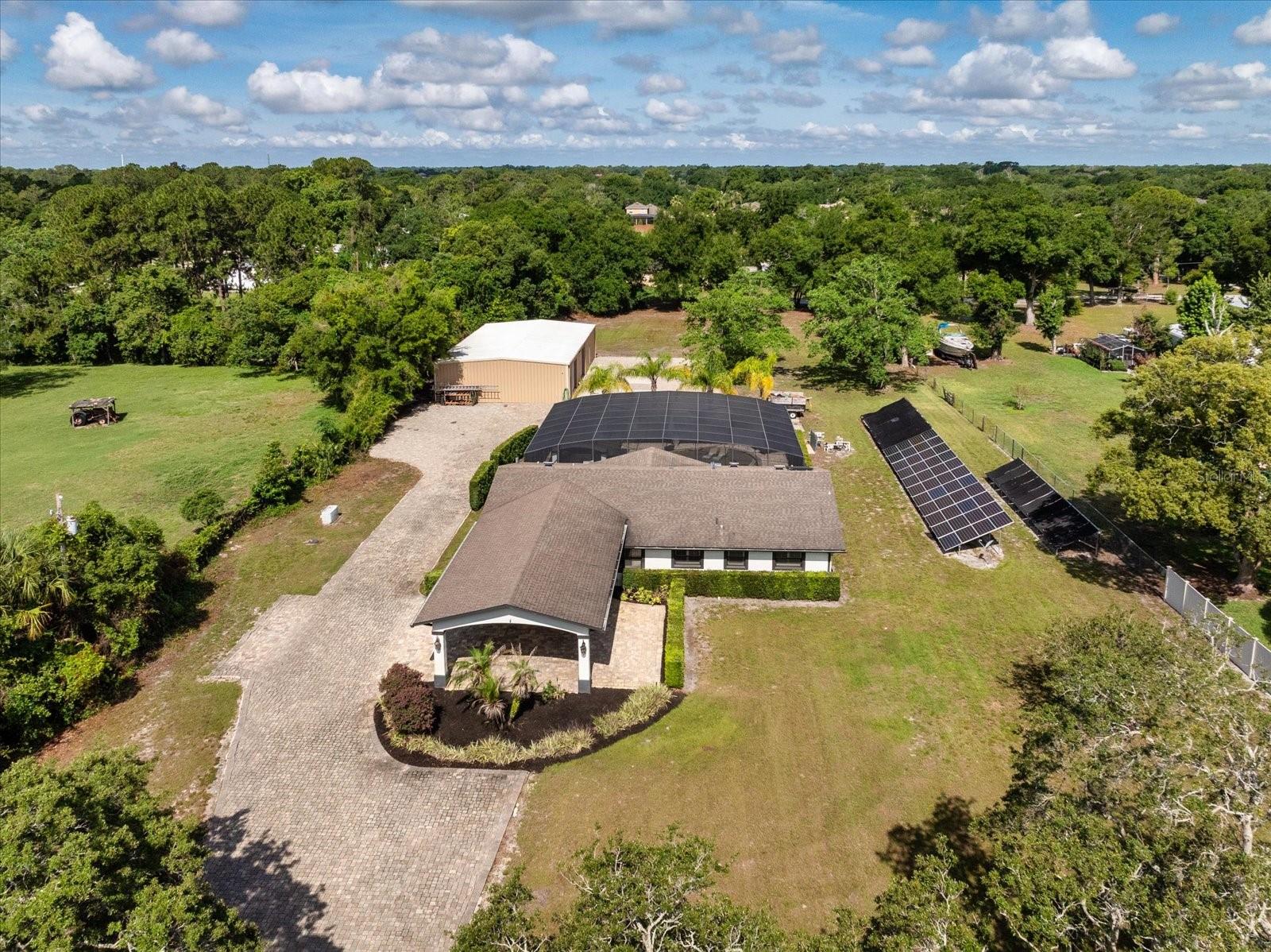 MCNEILS ORANGE VILLA - Residential