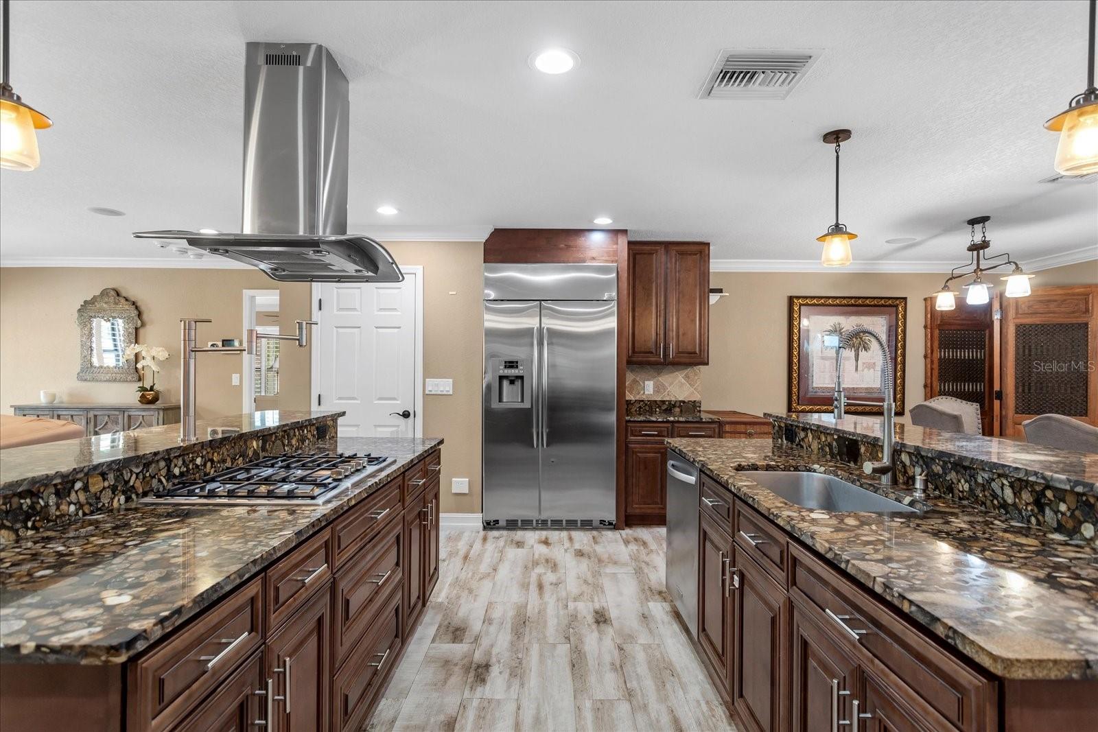 MCNEILS ORANGE VILLA - Residential