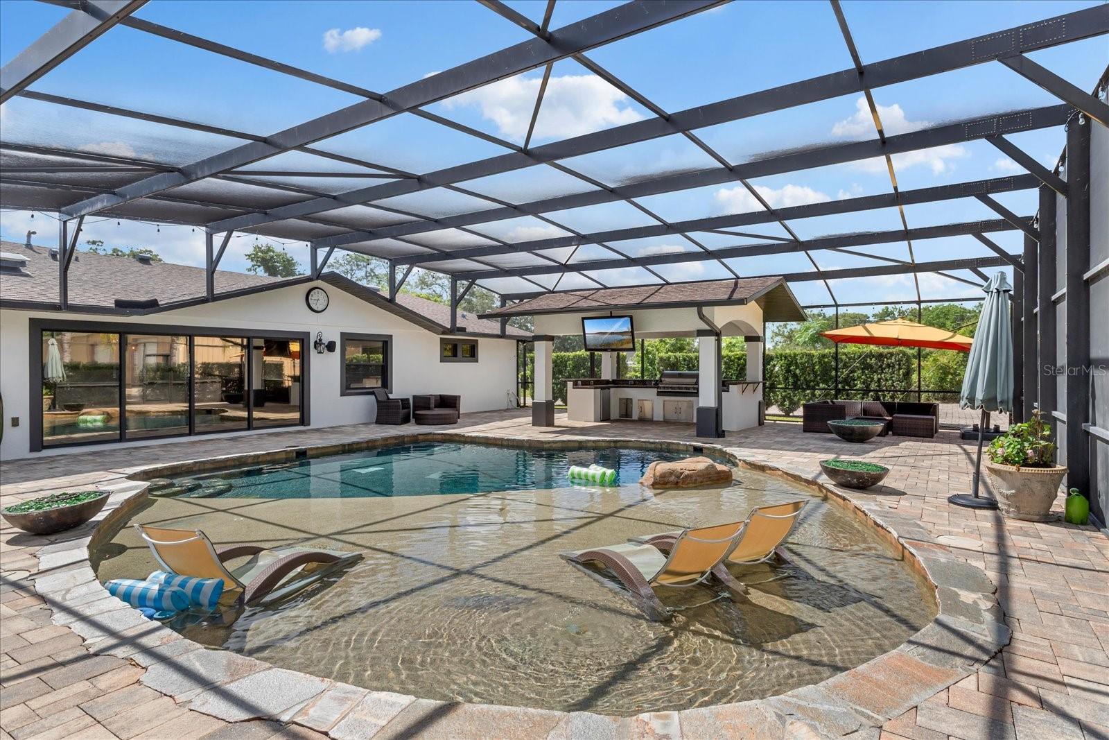 MCNEILS ORANGE VILLA - Residential