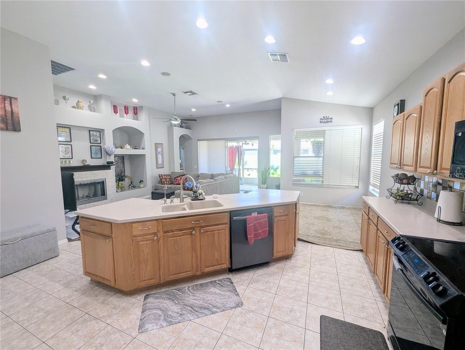 MANDOLIN PH 1 - Residential Lease