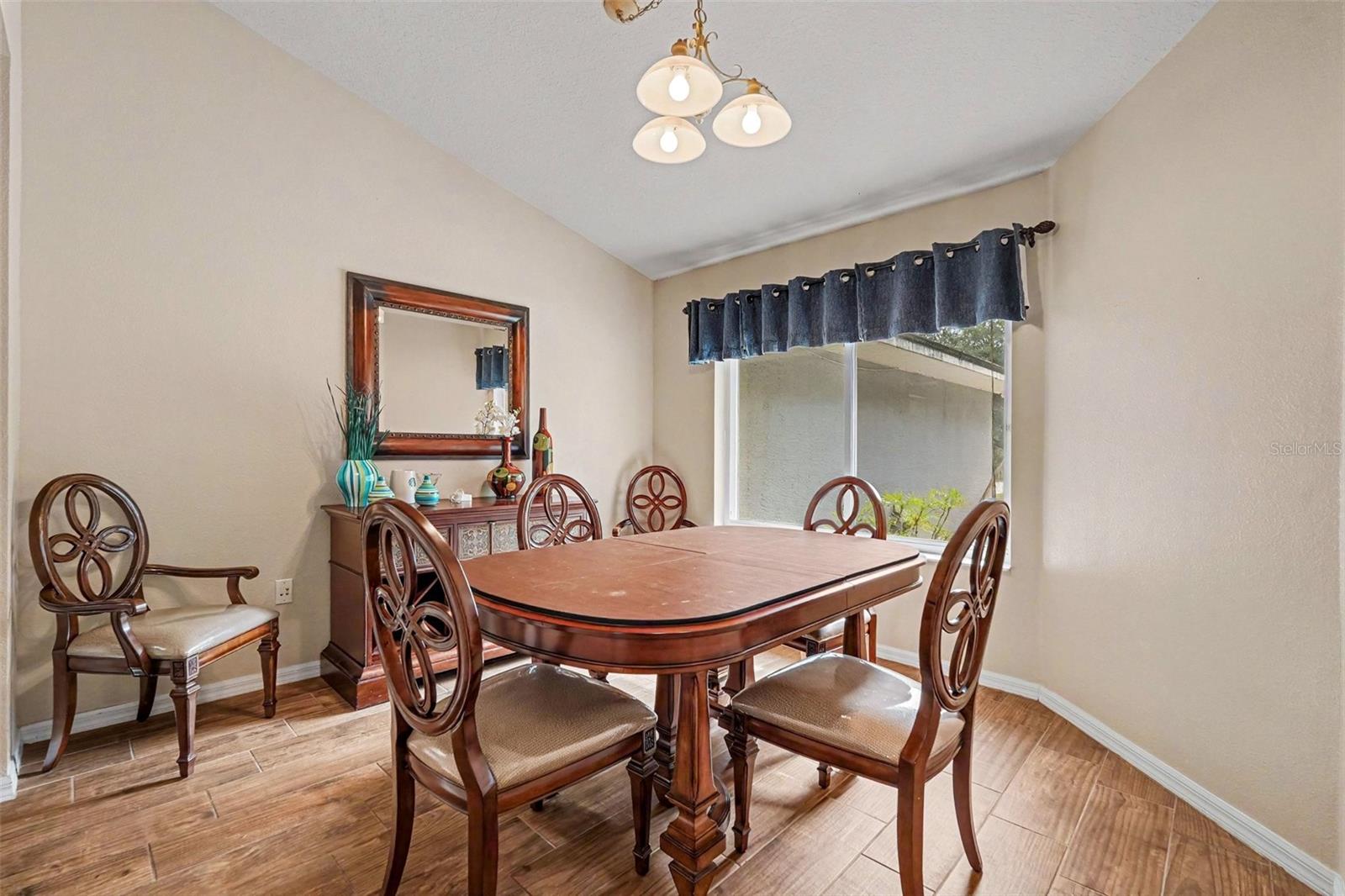 RIDGE MNR EST UN 2 - Residential