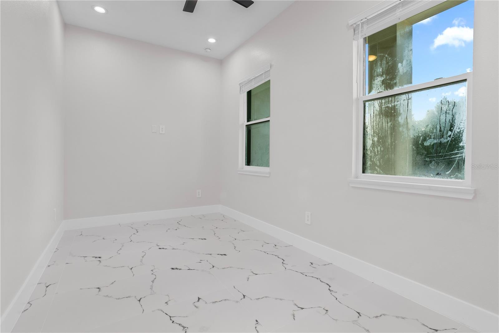 ROYAL TRAILS UNIT 01 - Residential