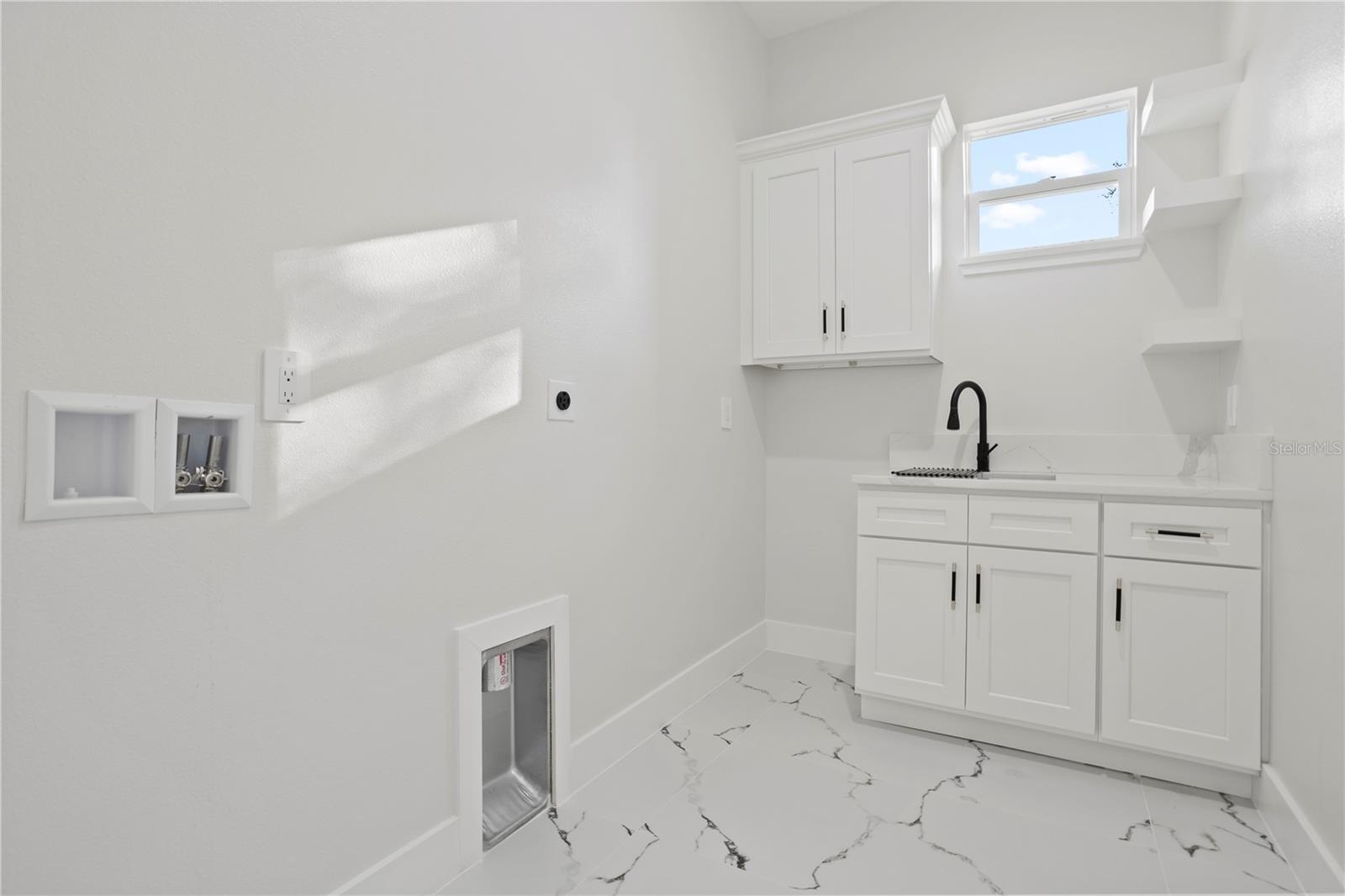 ROYAL TRAILS UNIT 01 - Residential