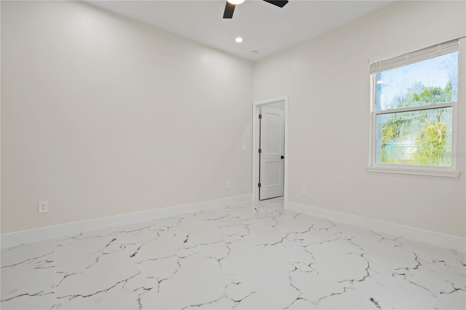 ROYAL TRAILS UNIT 01 - Residential