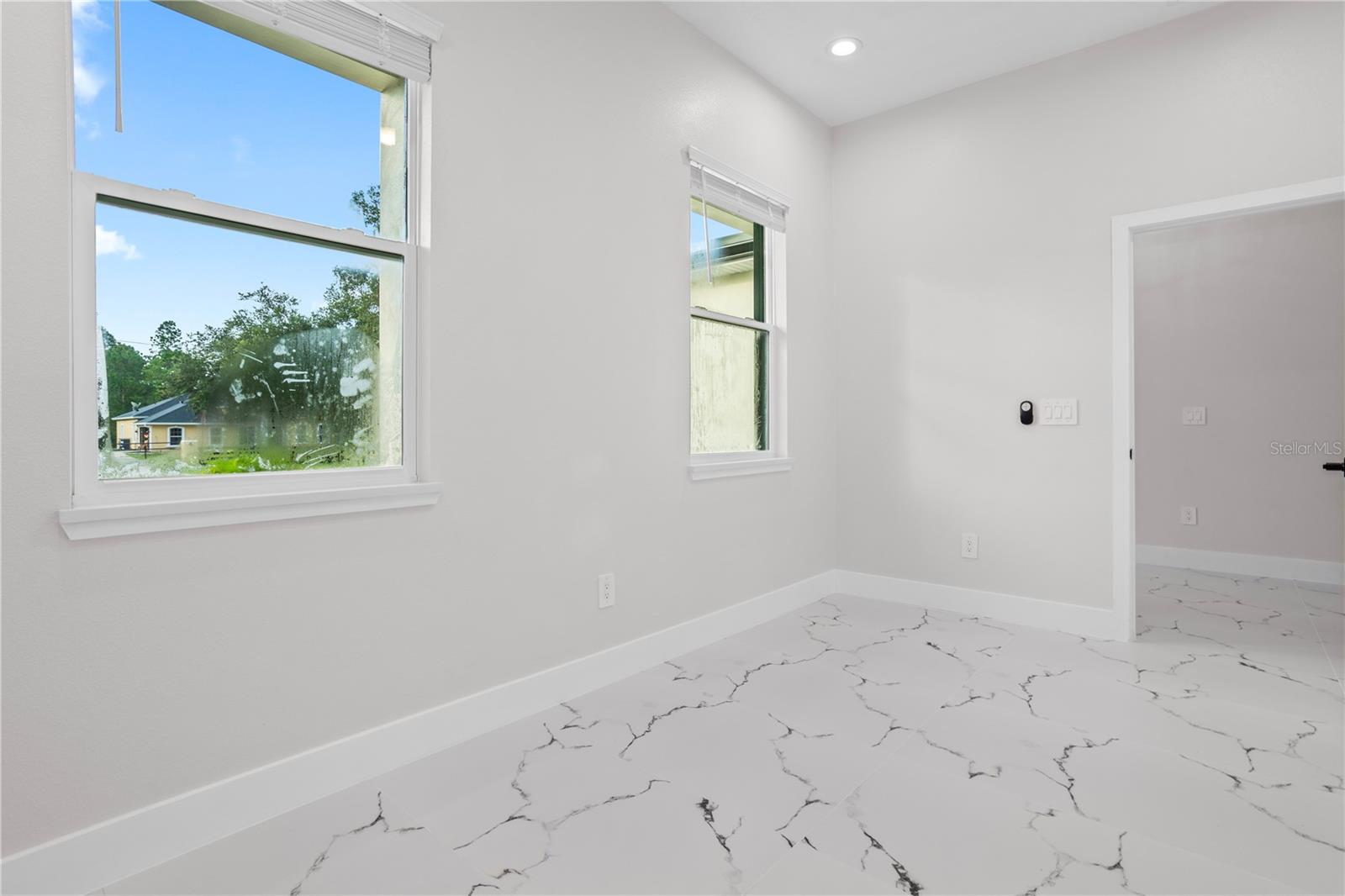 ROYAL TRAILS UNIT 01 - Residential