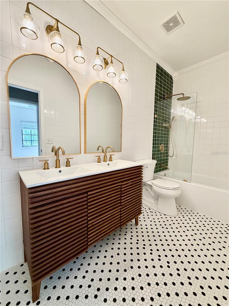 MEADOW POINTE - Residential Lease