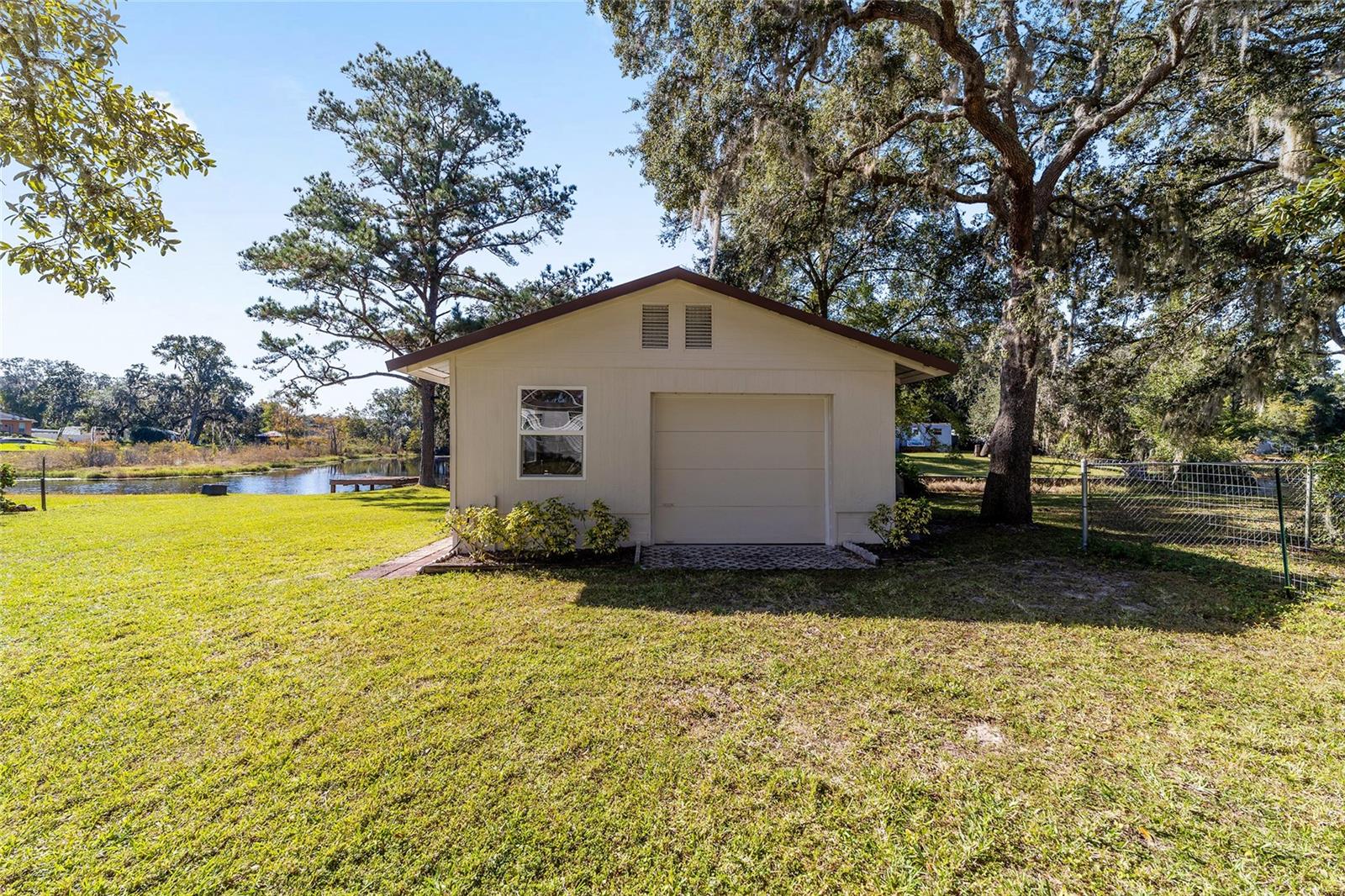 POINT LONESOME UNIT 2 (SEC 27) - Residential
