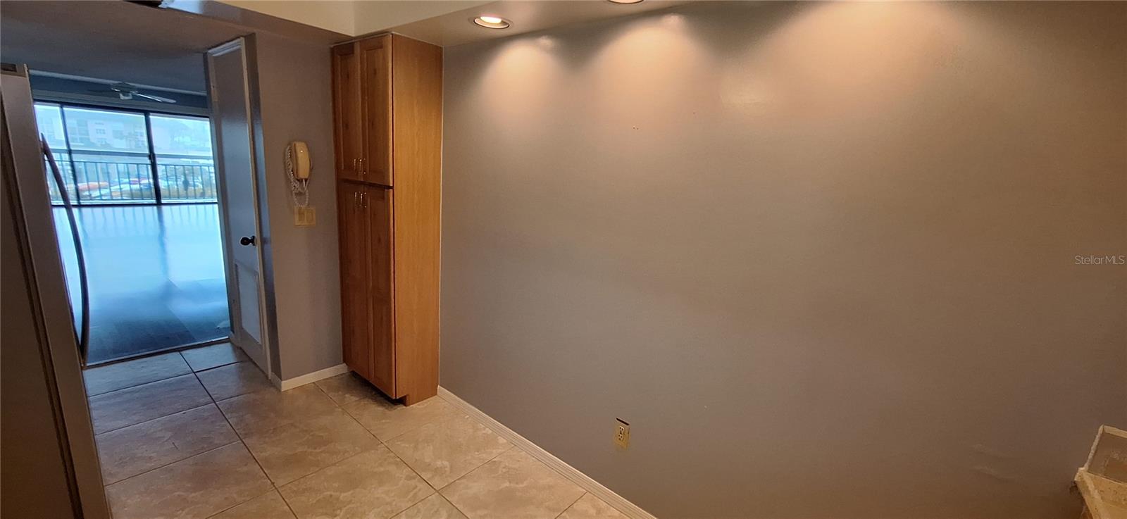 SAVANNAH CONDO - Residential