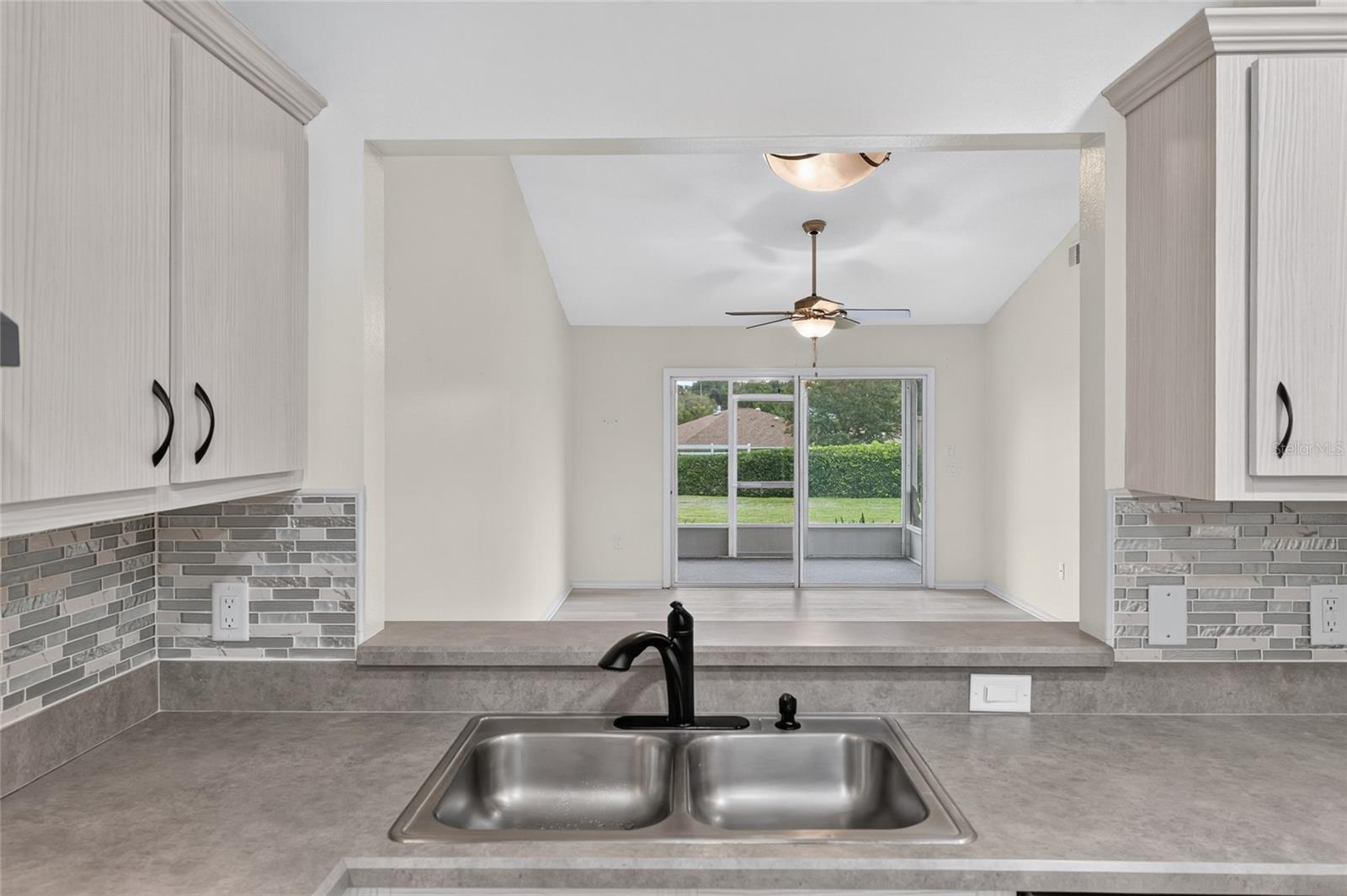 MAGNOLIA GARDEN VILLAS OR 1412/521 - Residential